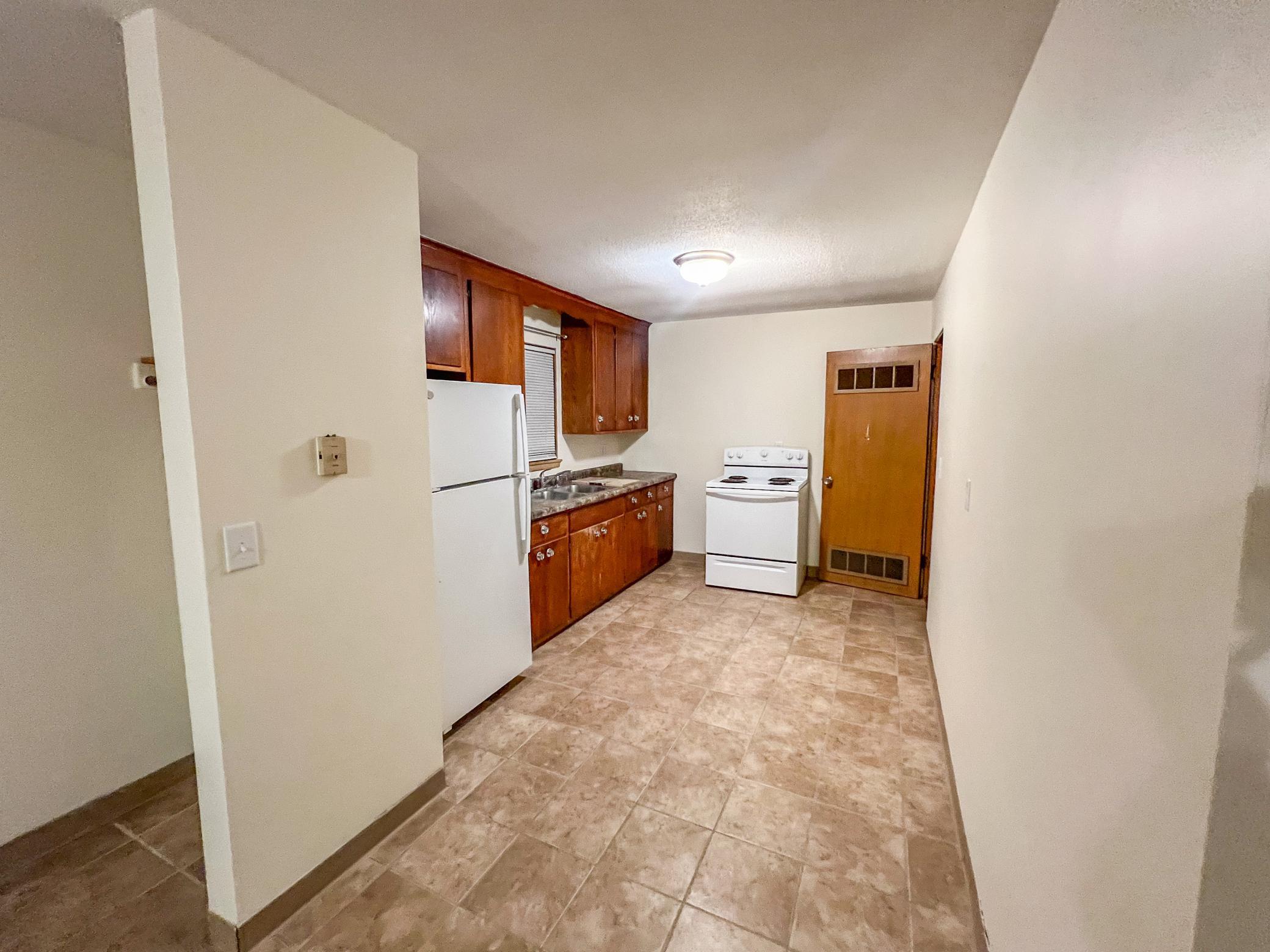 302 E Elmwood Street Property Photo 7
