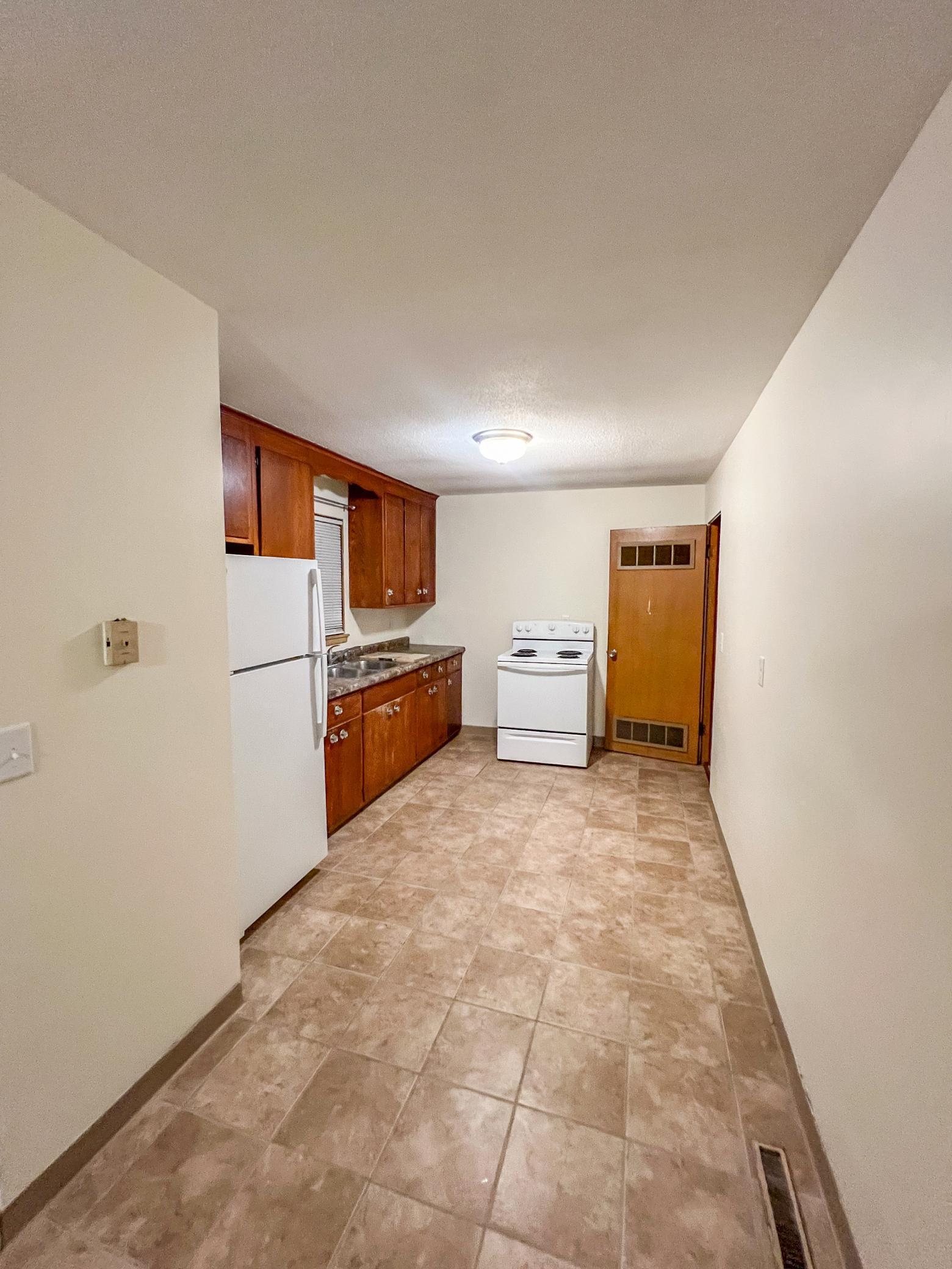 302 E Elmwood Street Property Photo 8