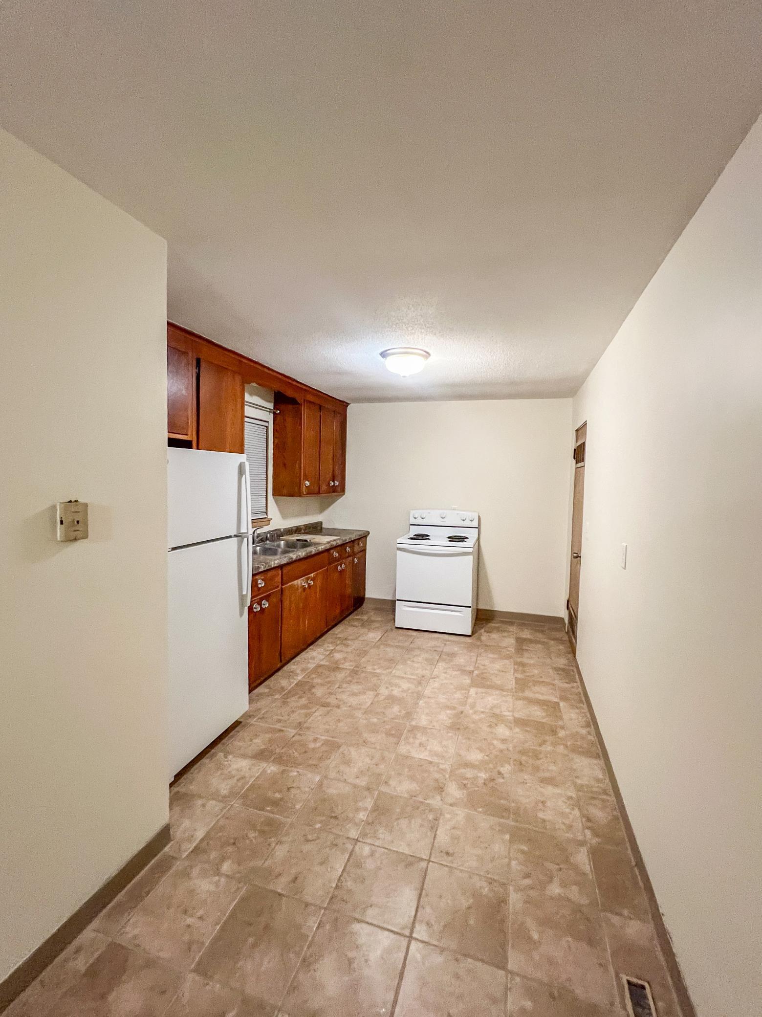 302 E Elmwood Street Property Photo 9