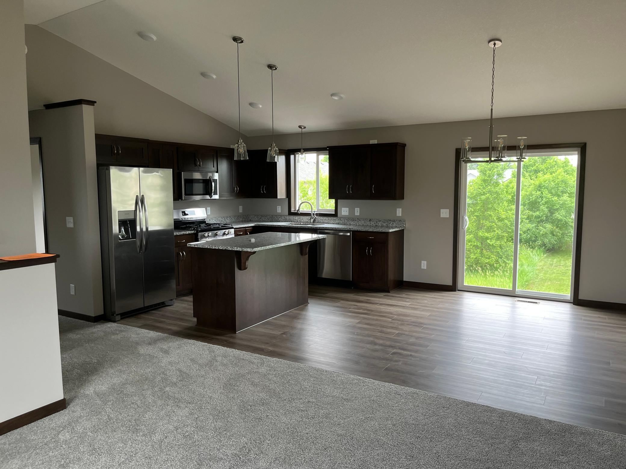 7974 Hunter Lake Drive Property Photo 3