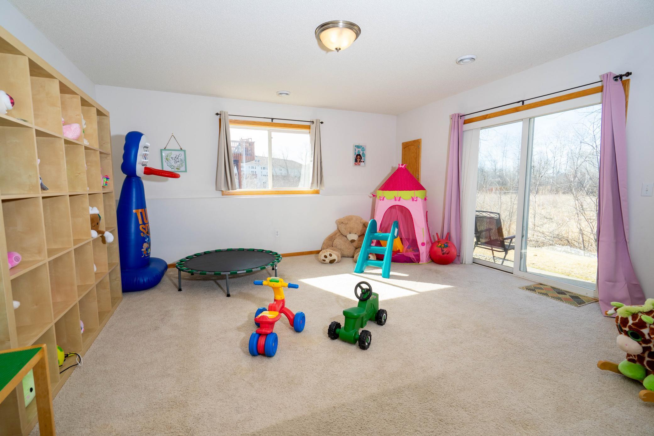 20688 Enfield Avenue Property Photo 18