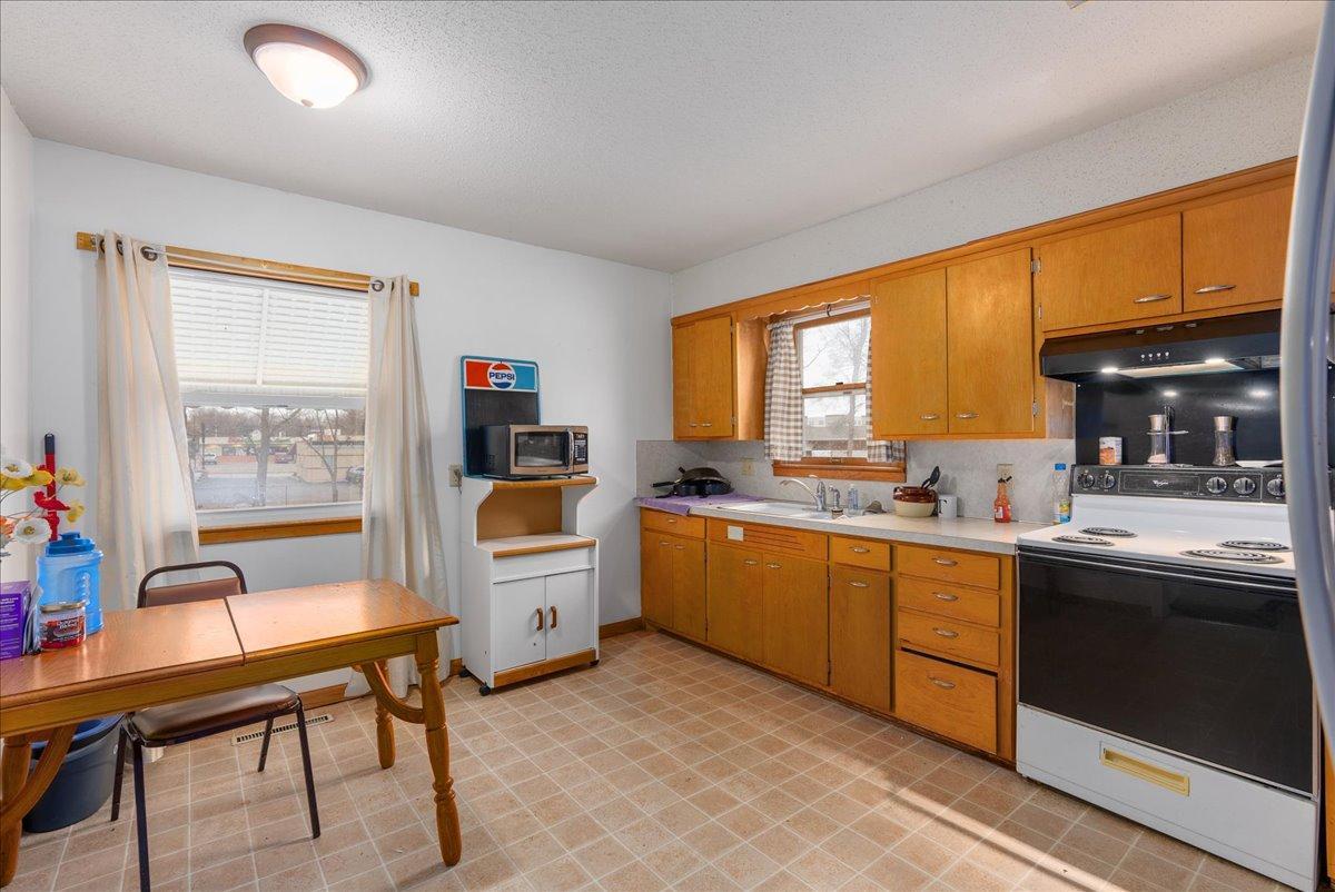 455 S Arch Avenue Property Photo 4