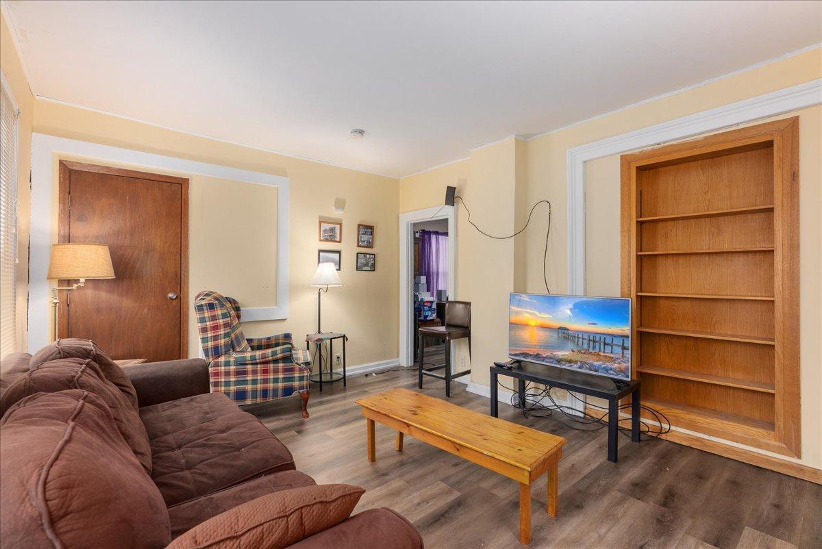 455 S Arch Avenue Property Photo 6