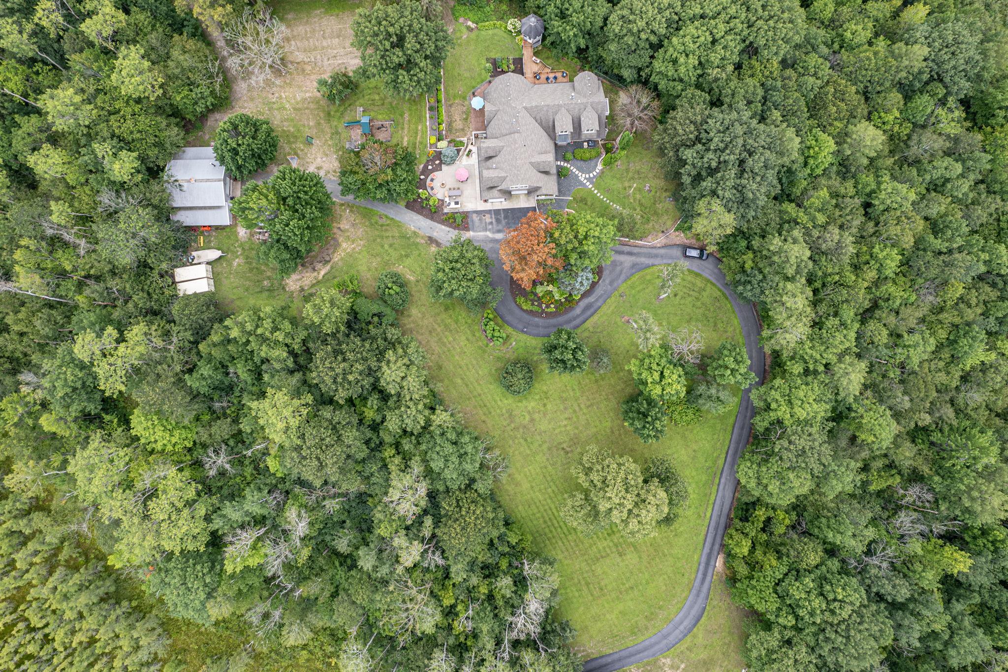 10069 Stacy Trail Property Photo 4
