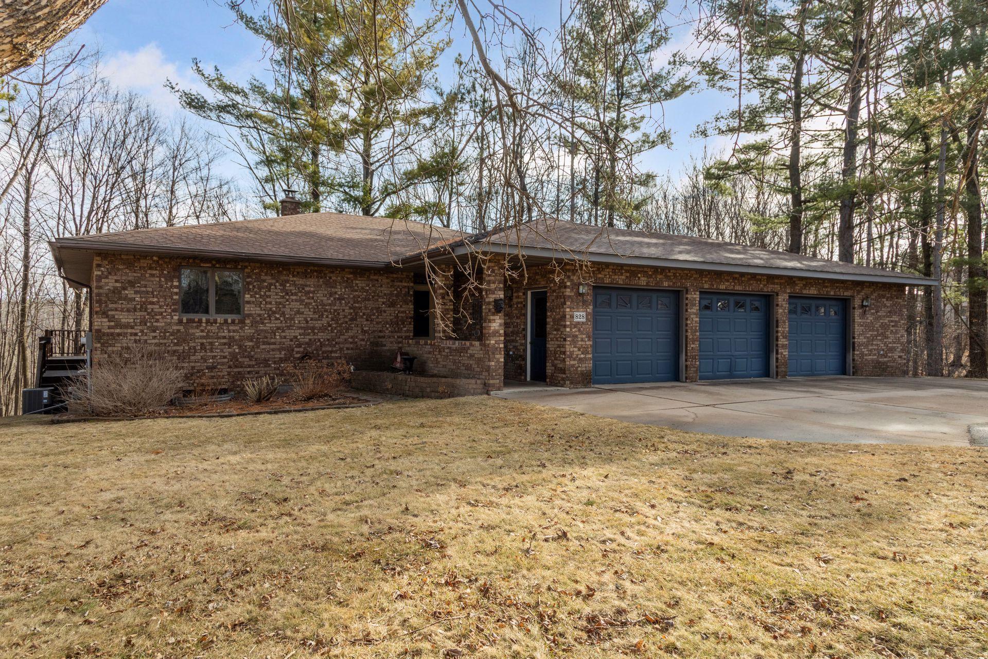 W828 Evergreen Court Property Photo 1