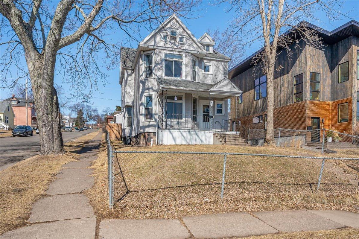 901 E 6th Street Property Photo