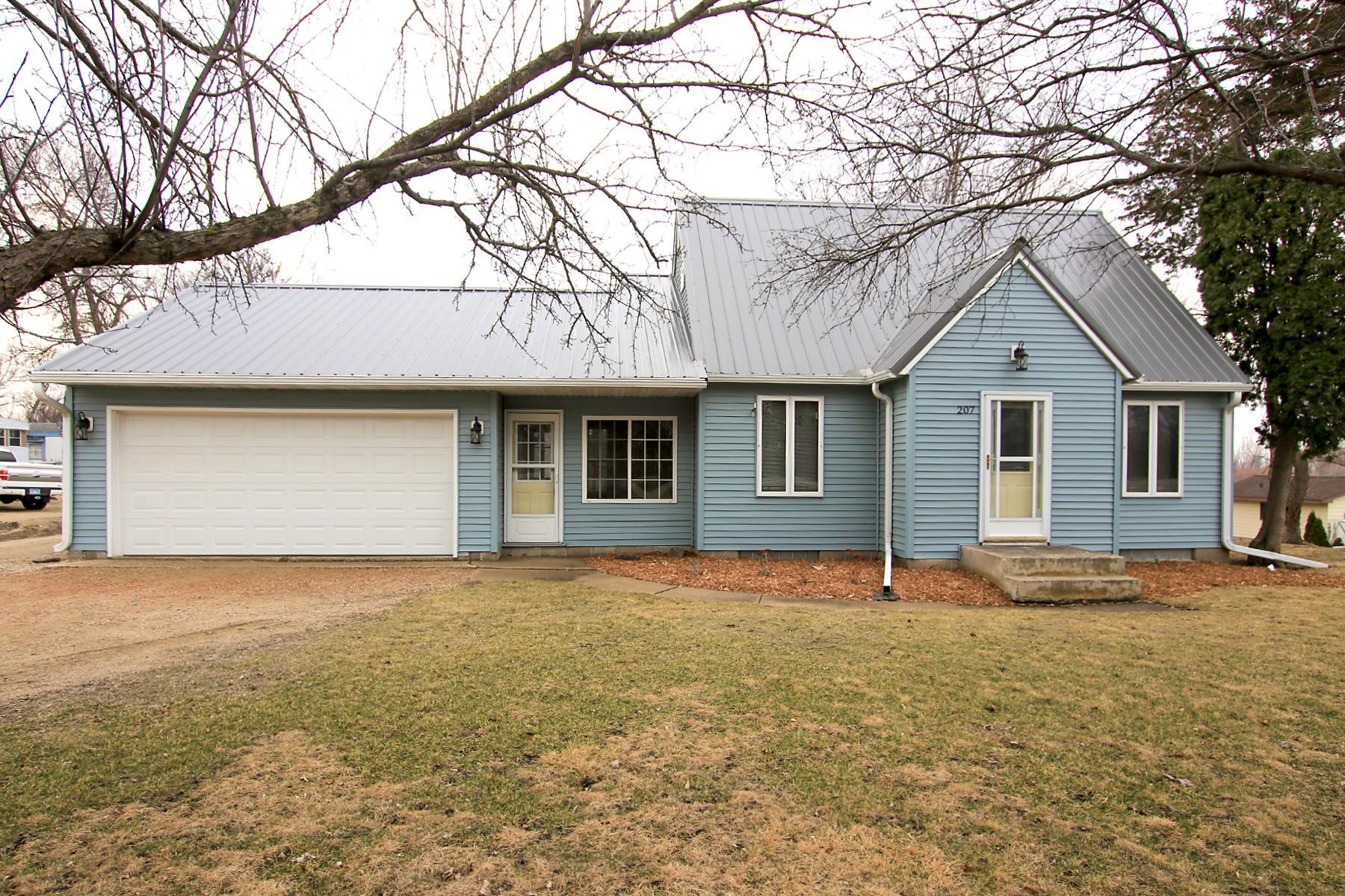 207 Astro Boulevard Property Photo 1