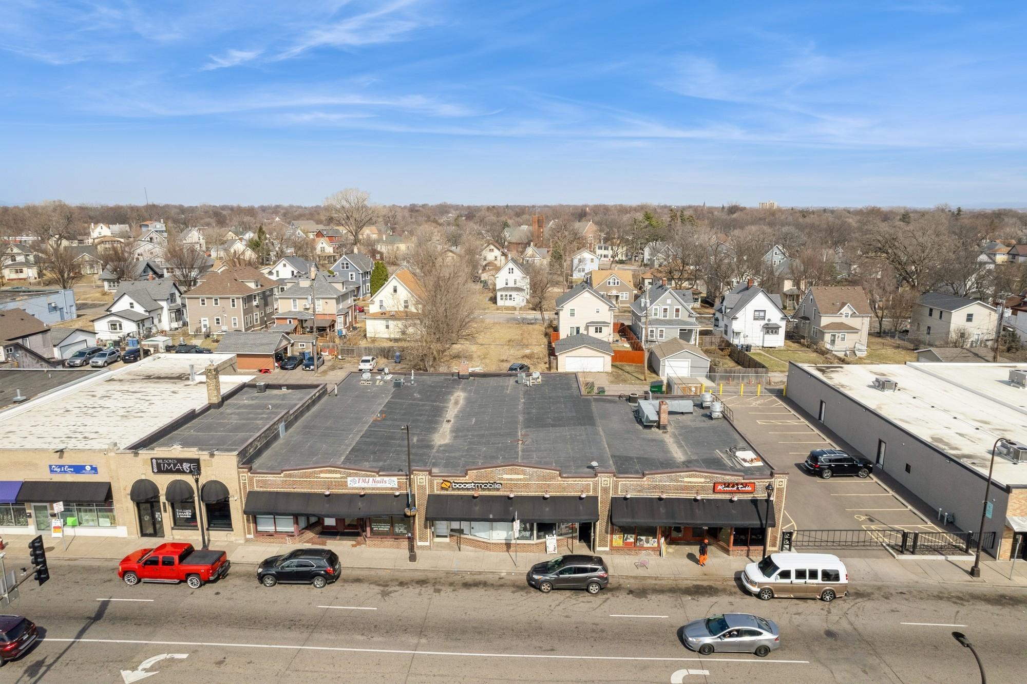 2118 W Broadway Avenue Property Photo 1