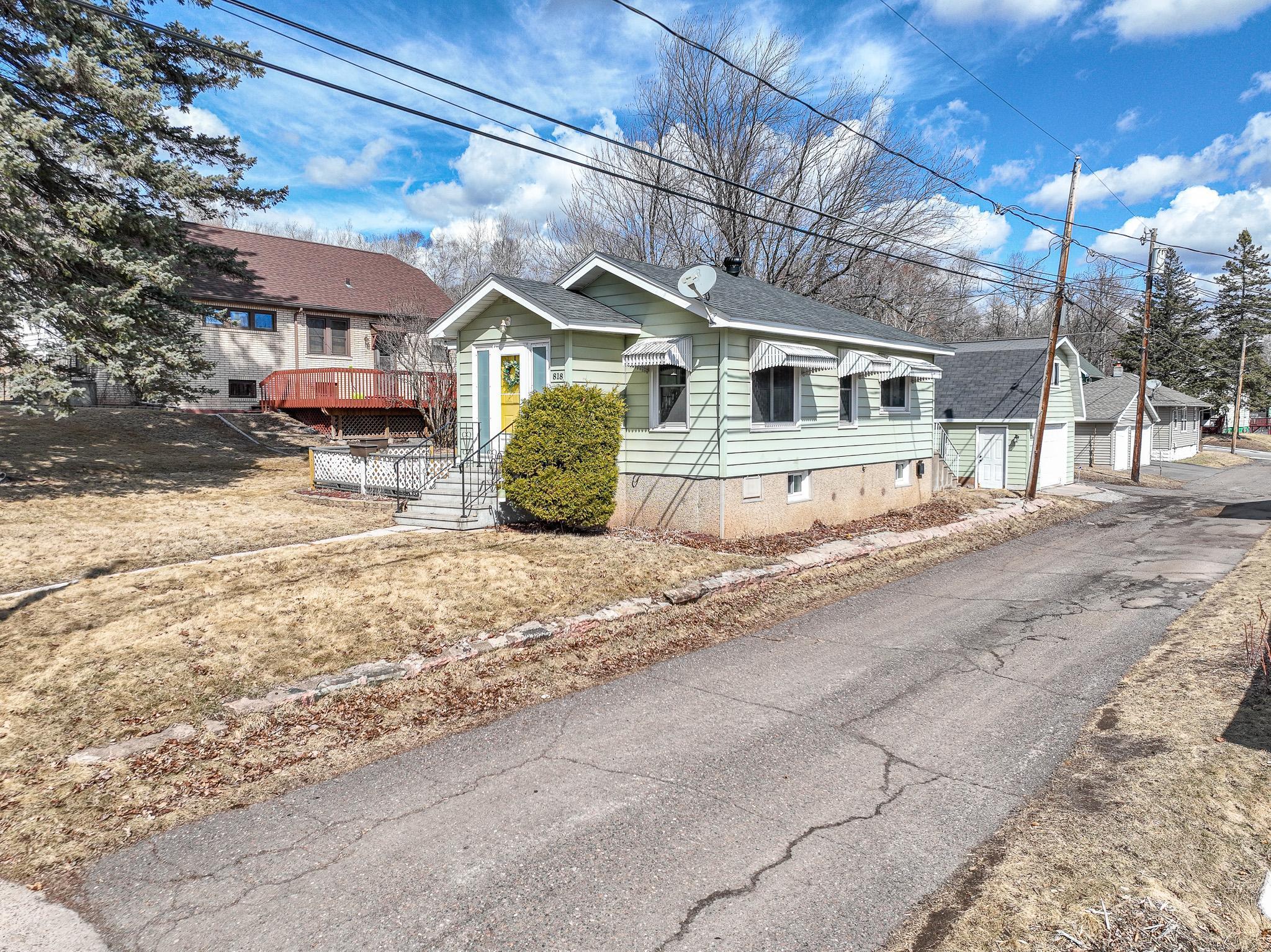 818 Dickerman Avenue Property Photo