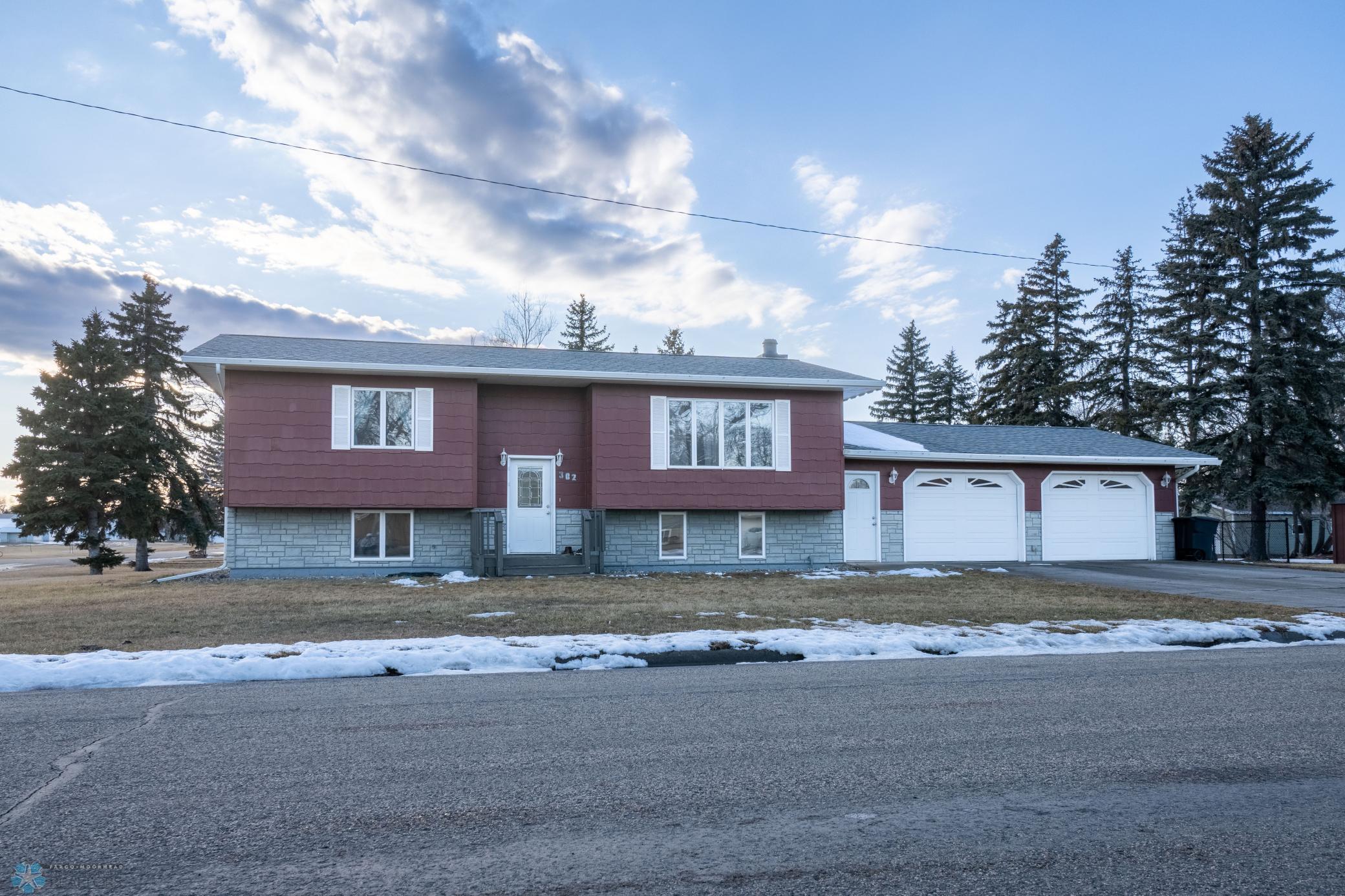 302 15th Street Property Photo 1