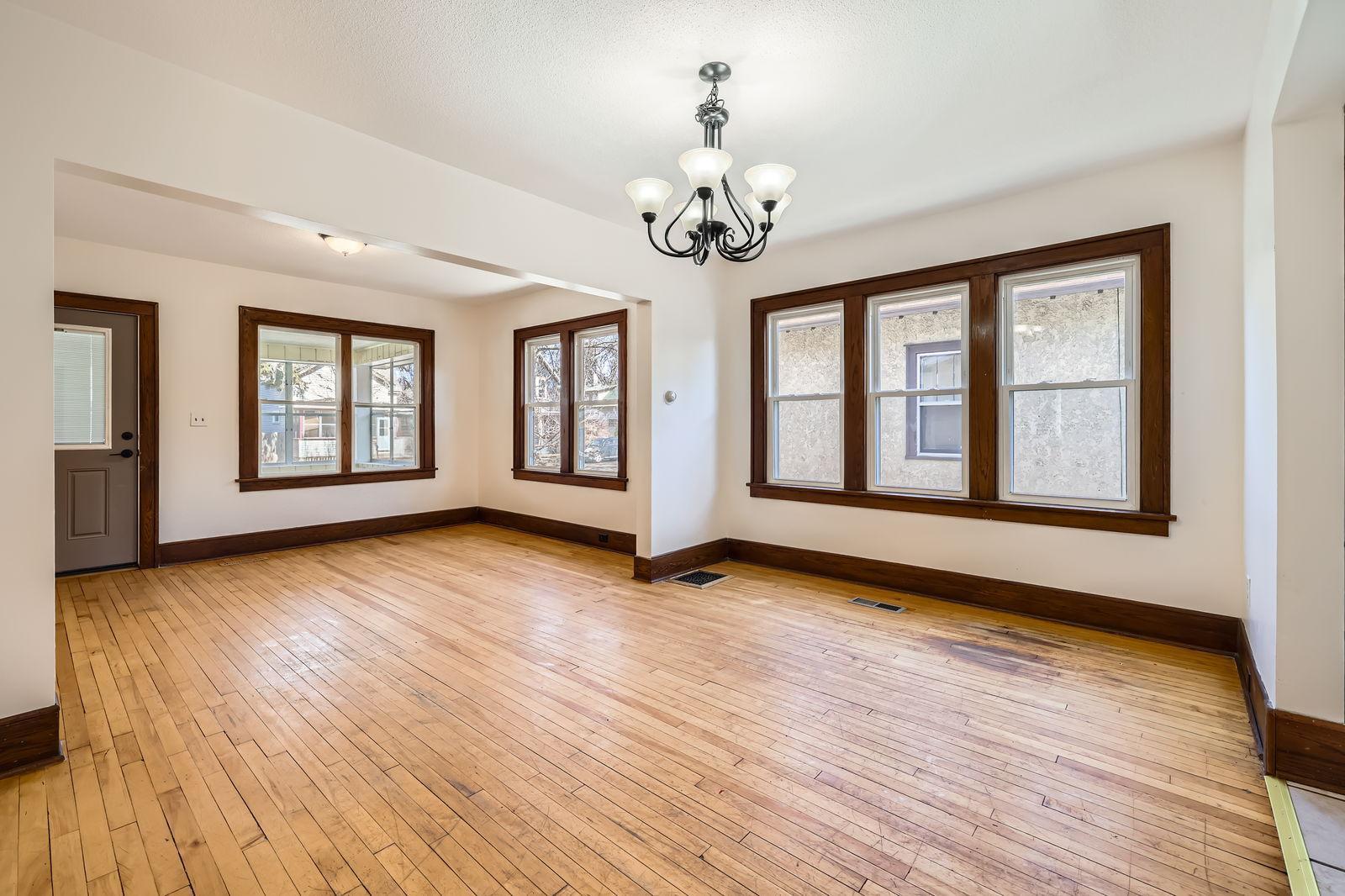 948 Margaret Street Property Photo 8