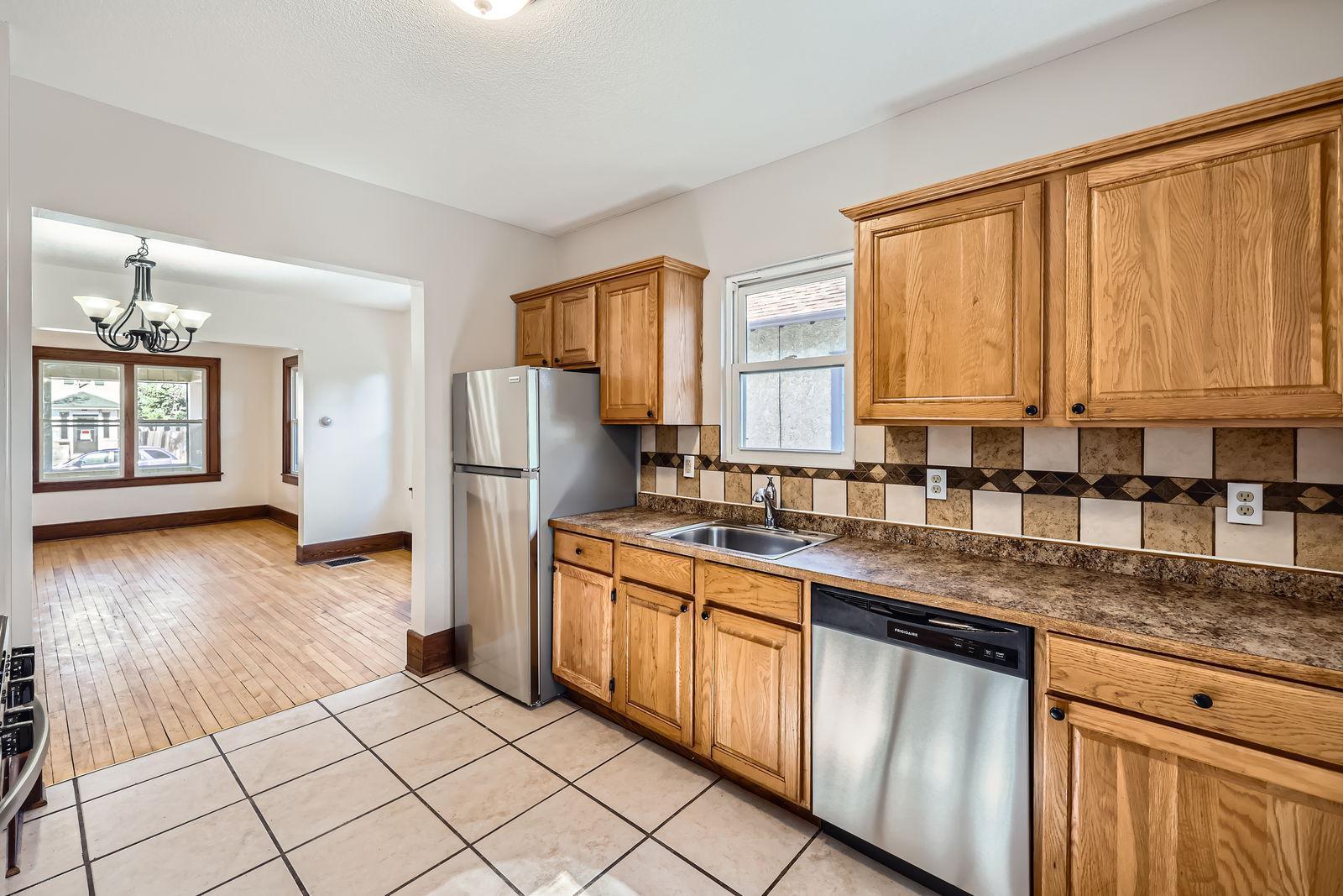 948 Margaret Street Property Photo 12