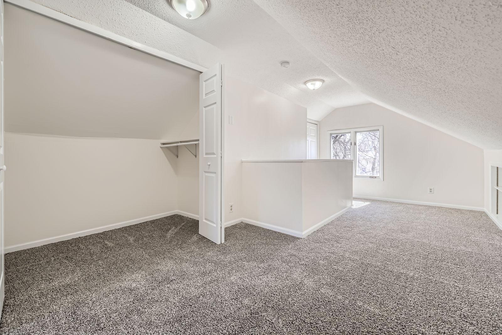 948 Margaret Street Property Photo 21