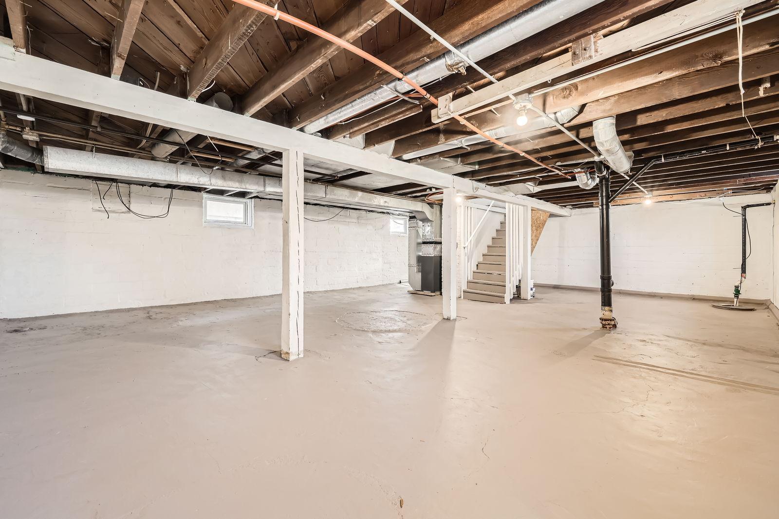 948 Margaret Street Property Photo 23