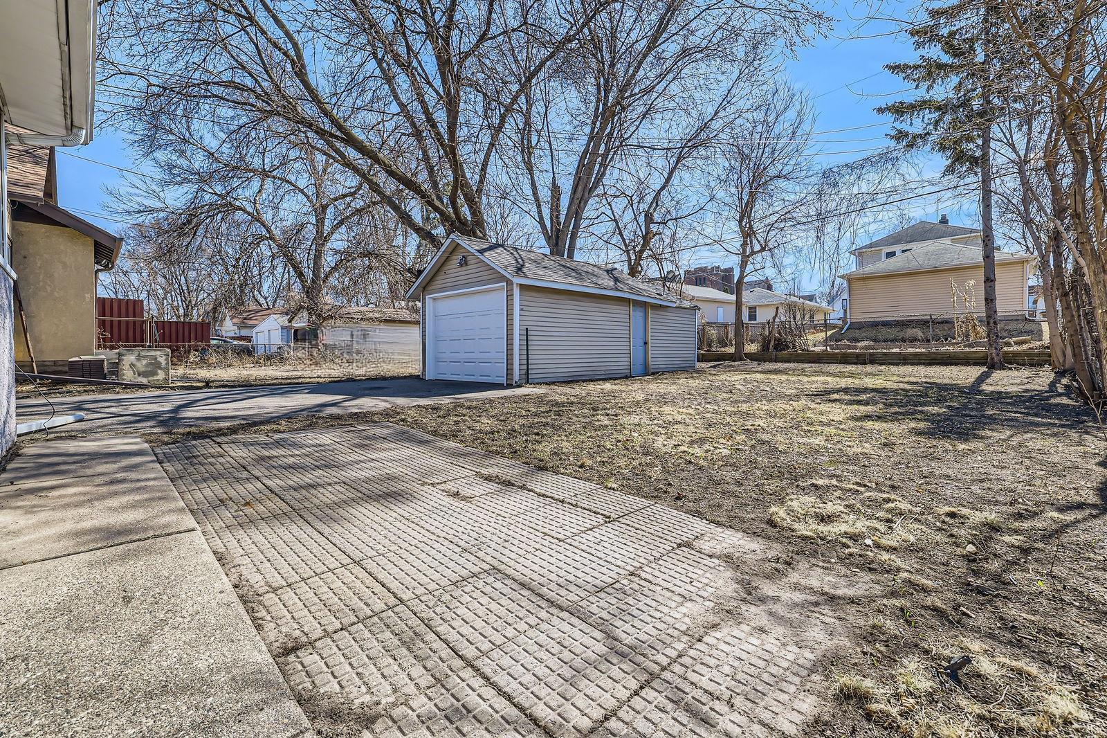 948 Margaret Street Property Photo 26