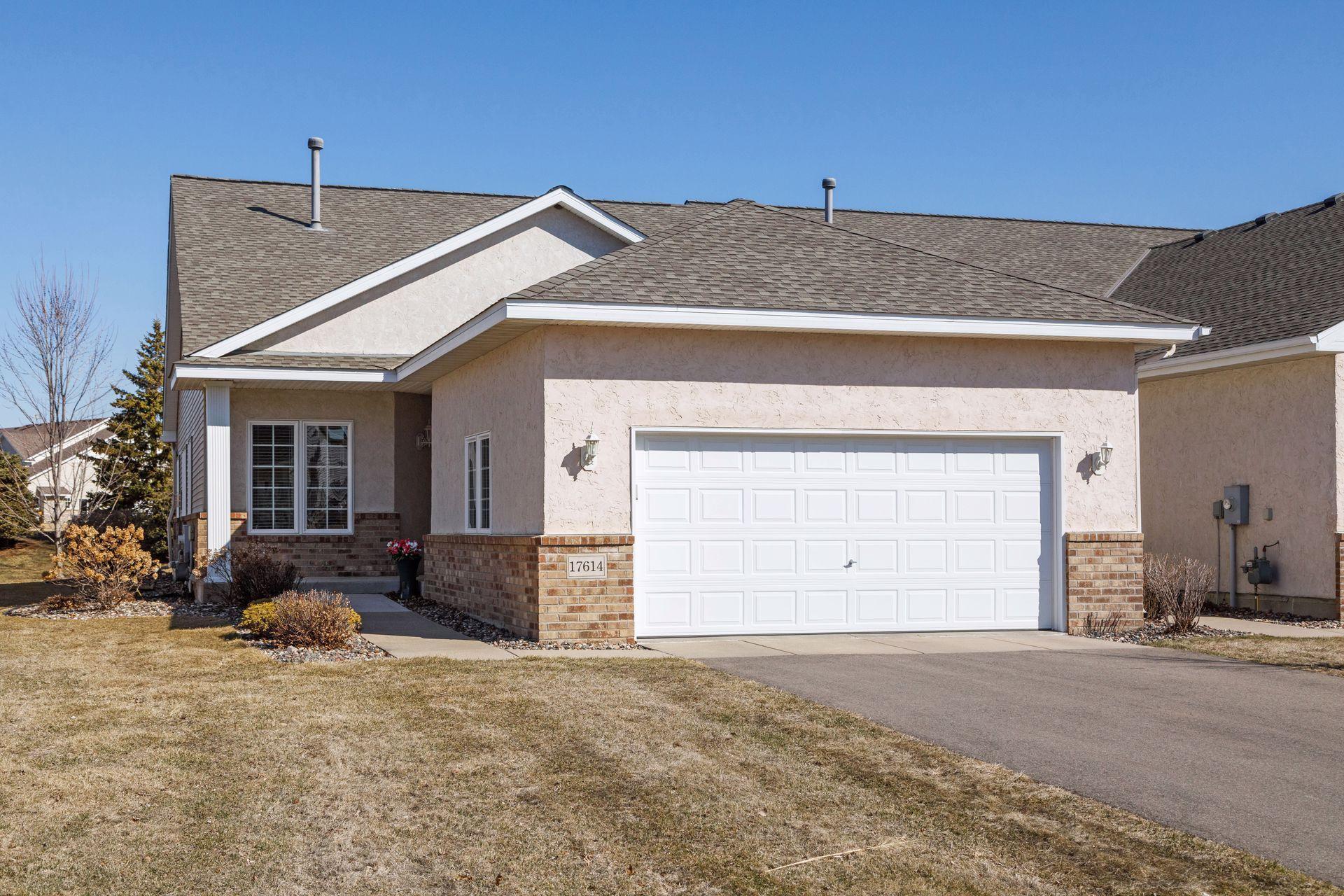 17614 Glasgow Way Property Photo 1