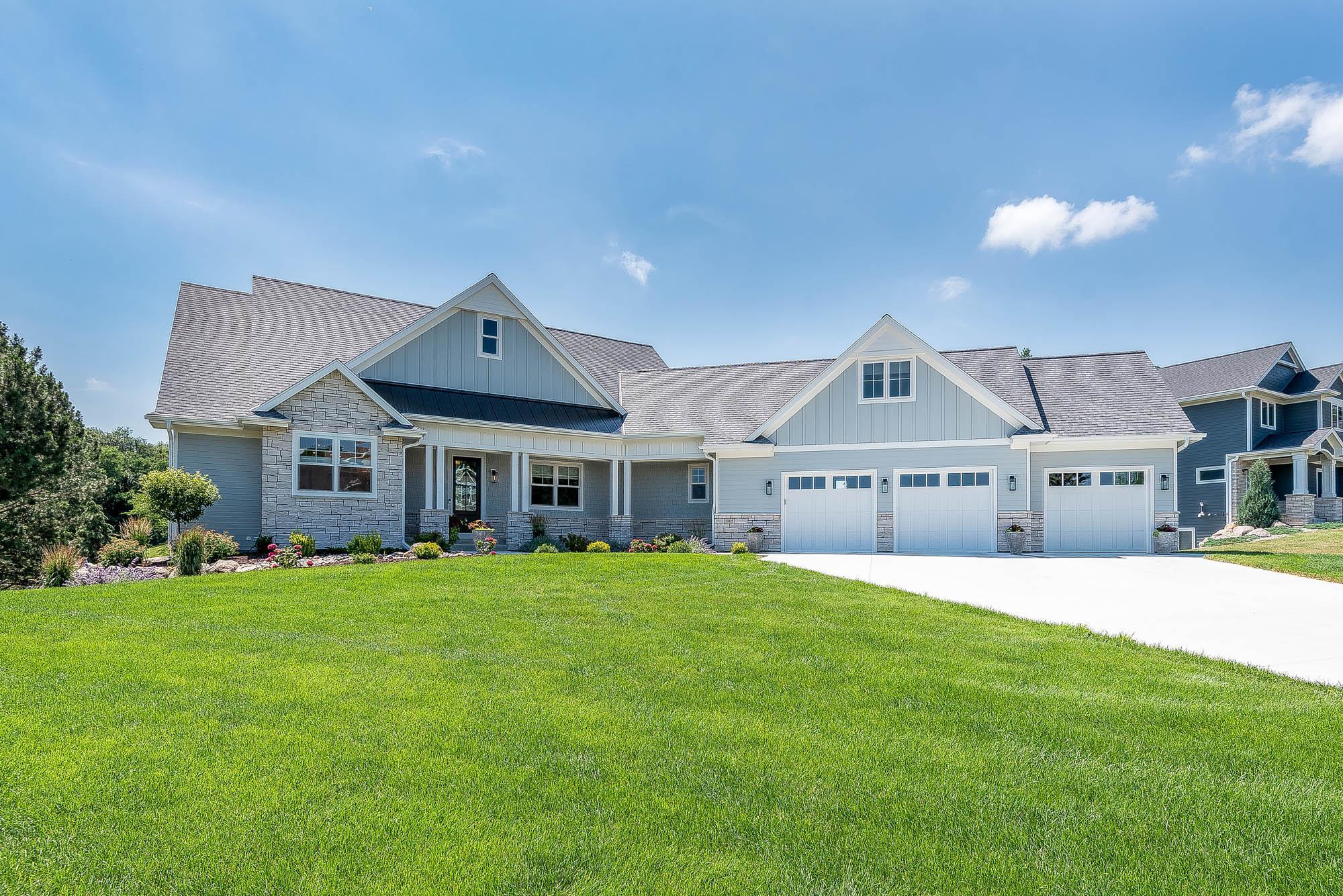1005 Applewood Court Property Photo 1