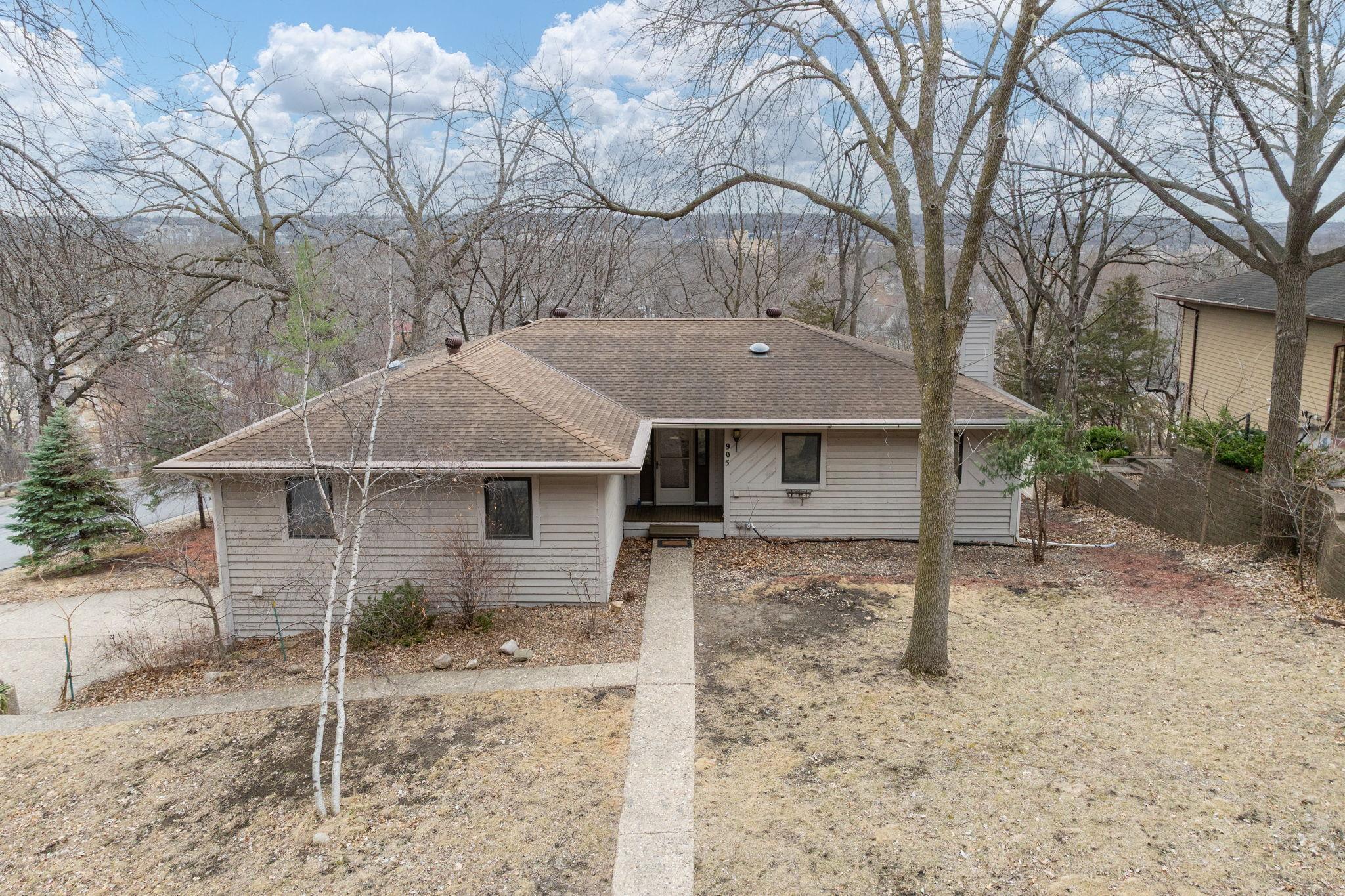 905 Belvista Drive Property Photo 1