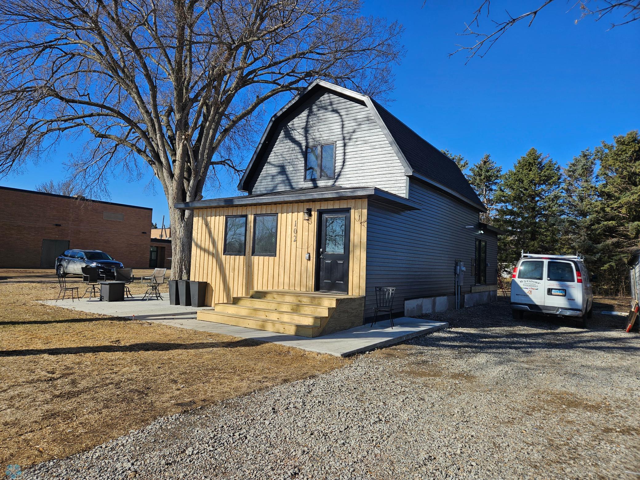 102 N 4th Street Property Photo 1