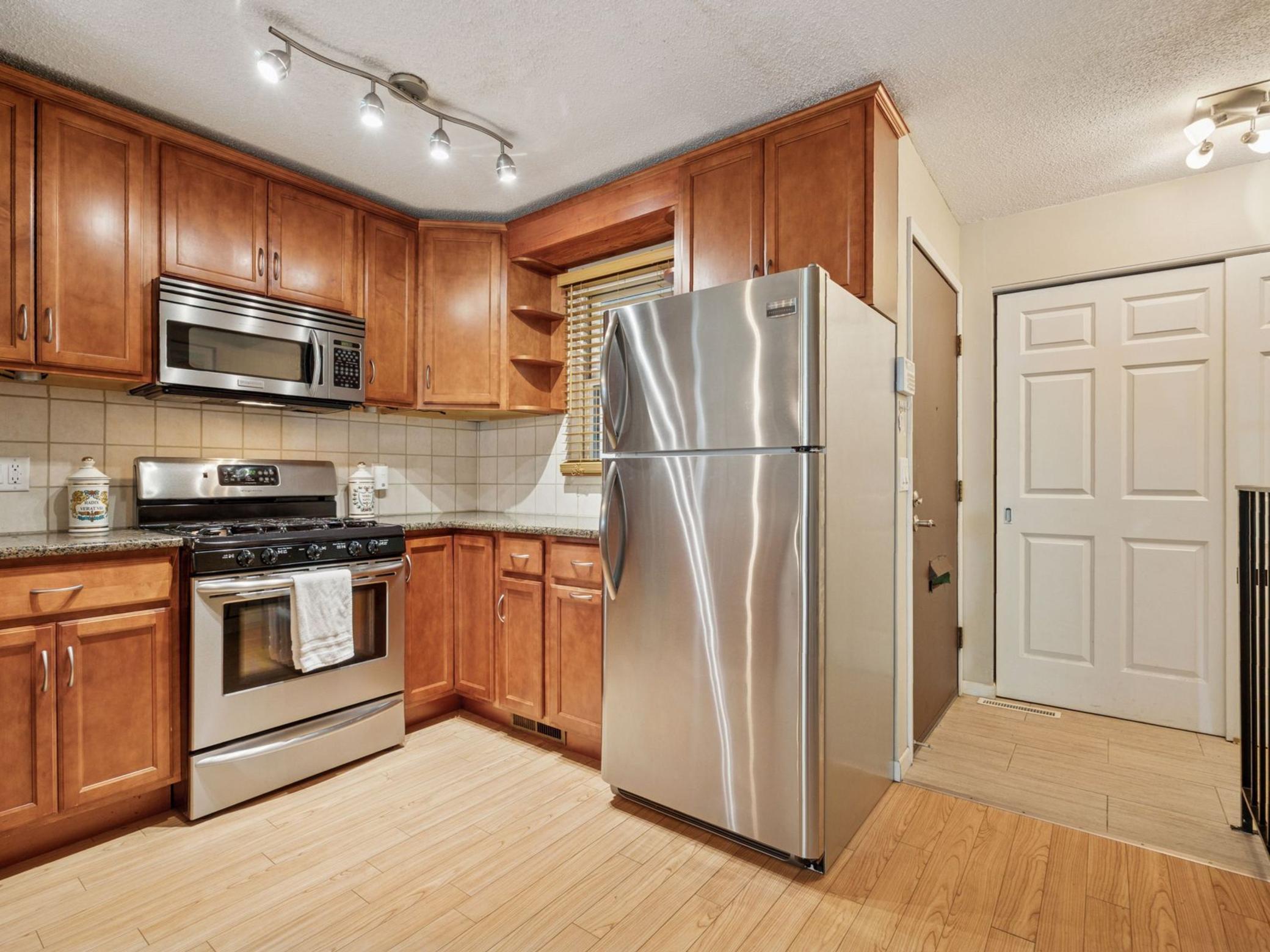 226 8th Street Property Photo 11