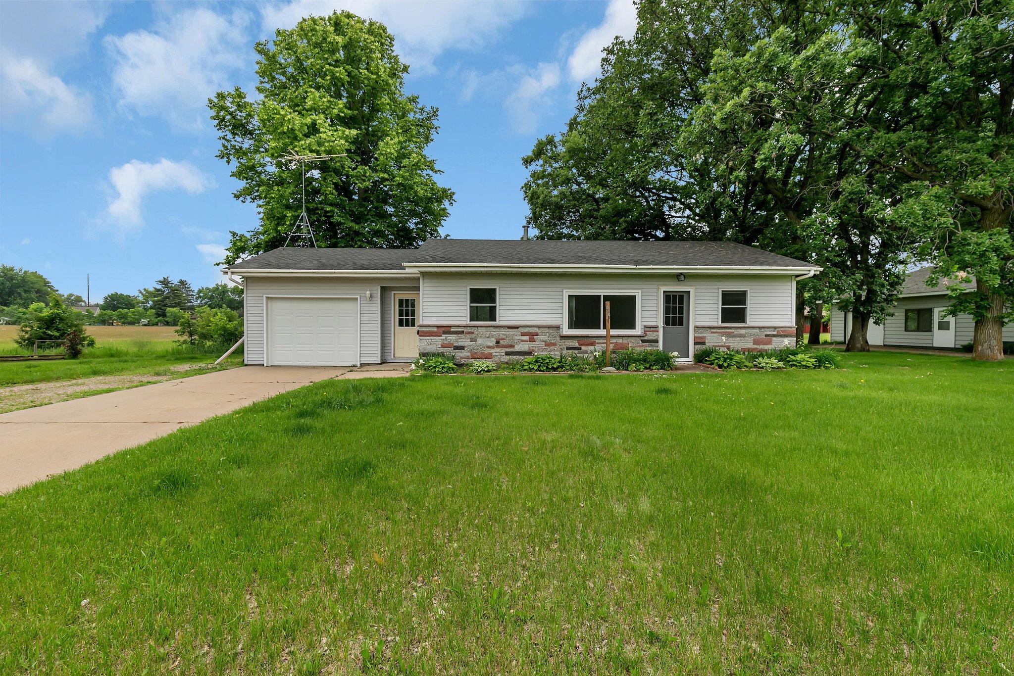 424 1st Street Property Photo 1