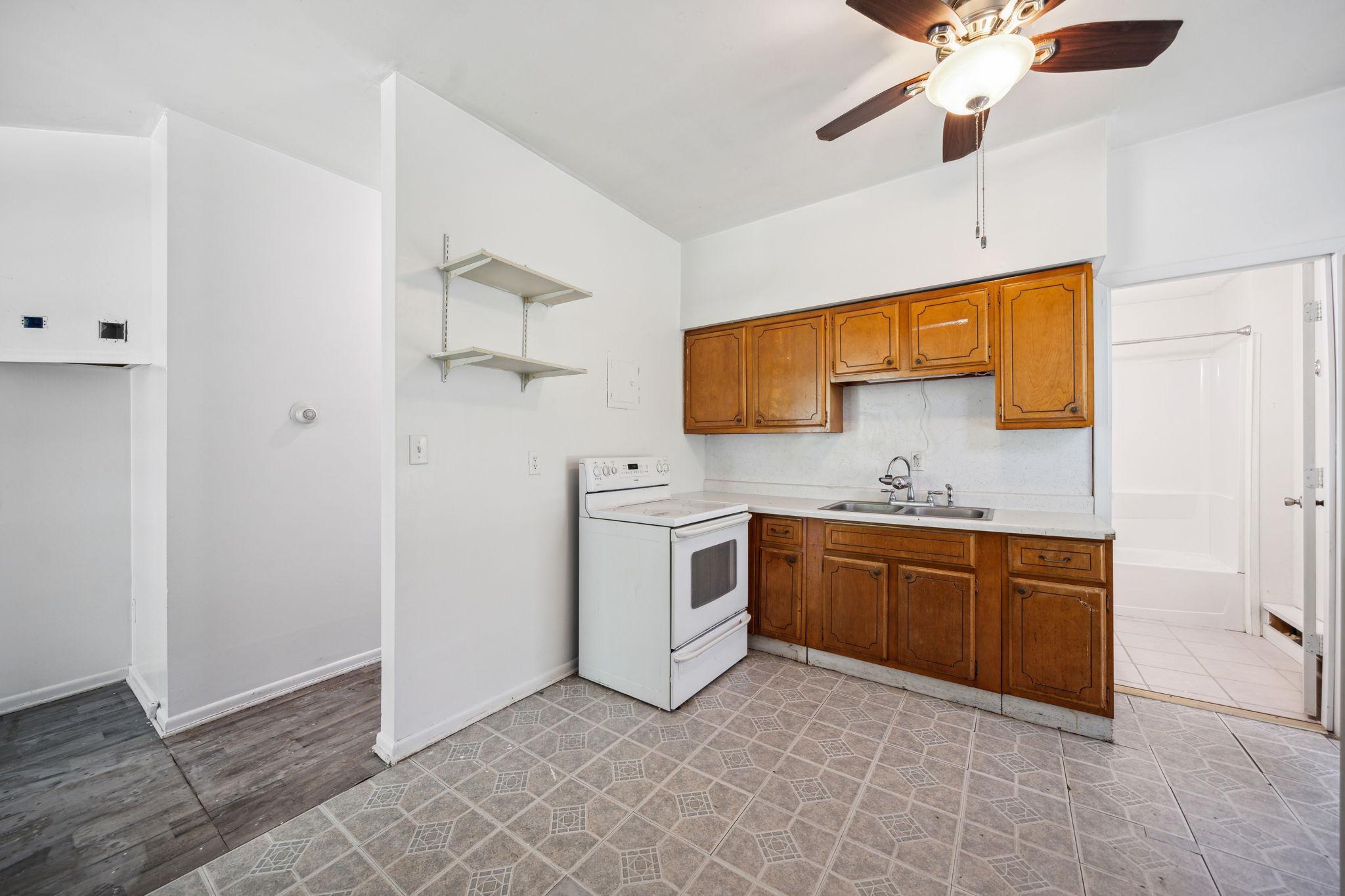 577 7th Avenue Property Photo 6