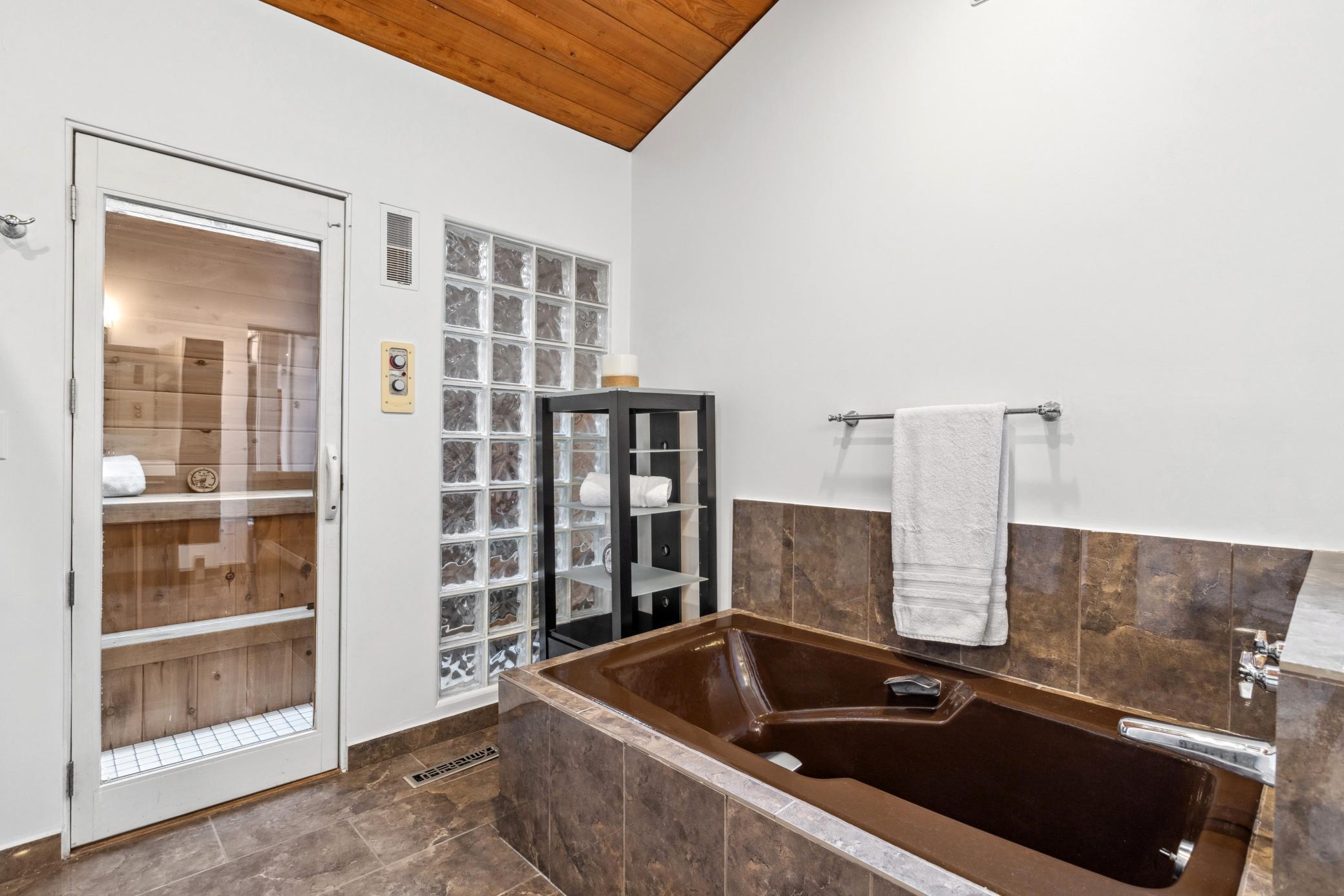 6328 Valley View Road Property Photo 16
