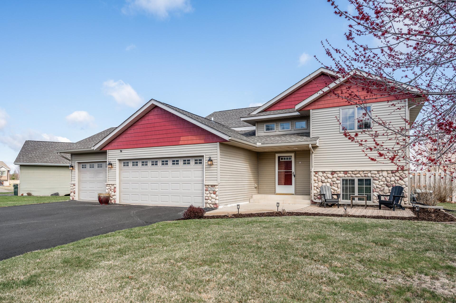 1202 Prairie Ridge Lane Property Photo 1