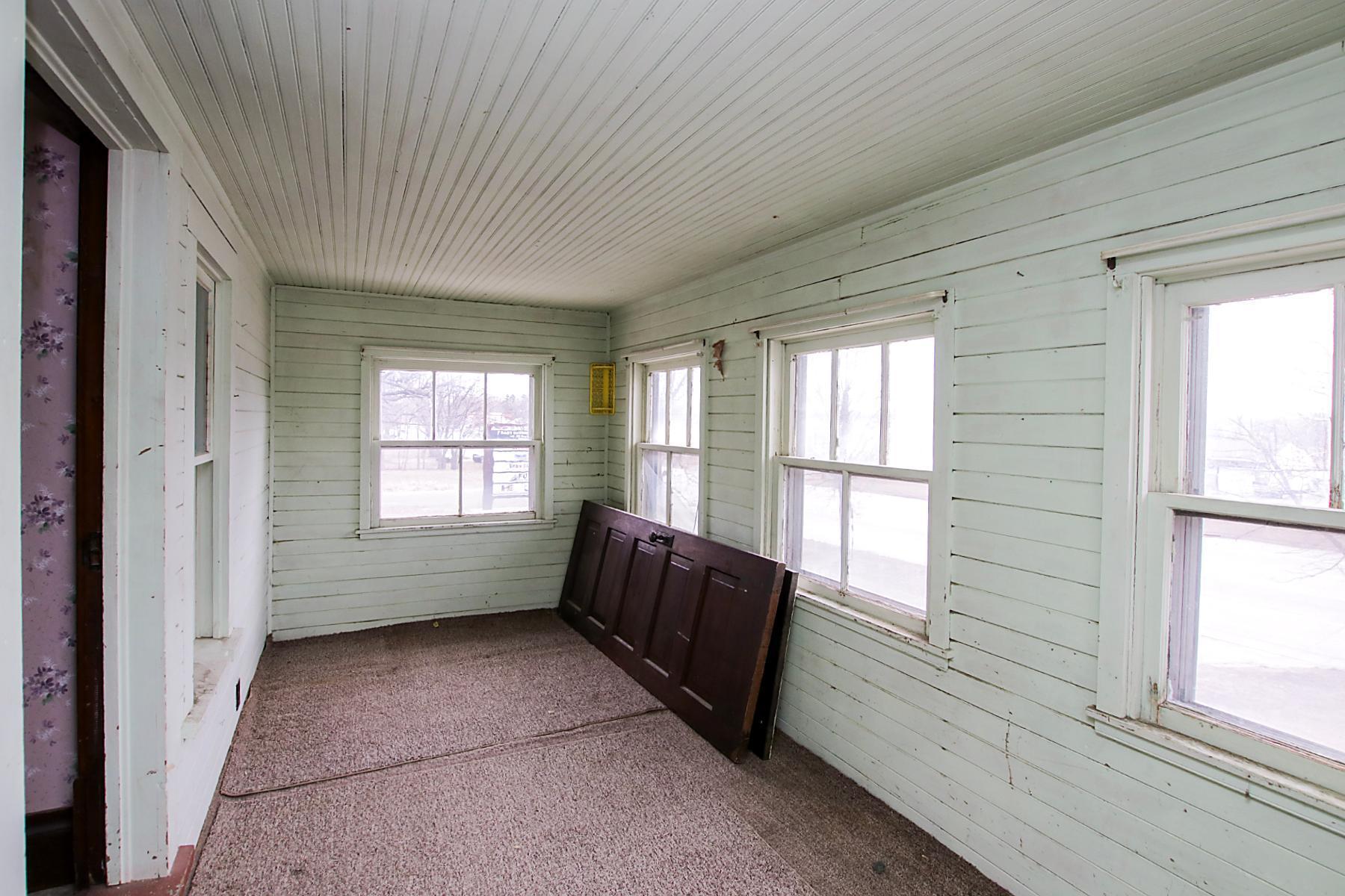 321 Highway 7 Property Photo 4