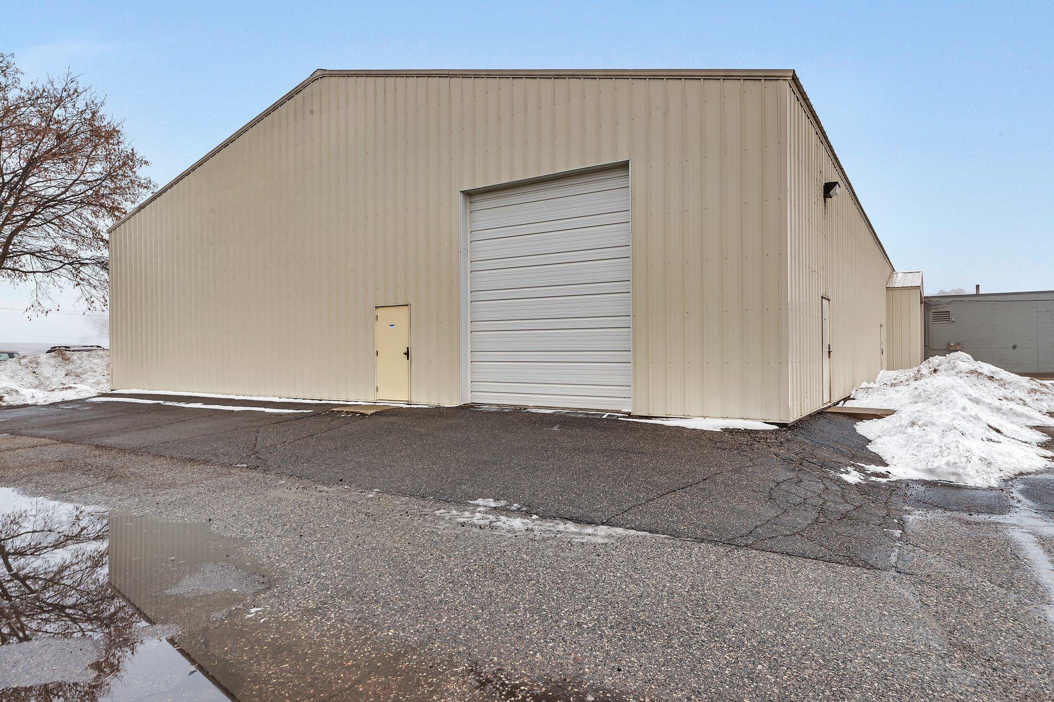 585 1st Street Property Photo 3
