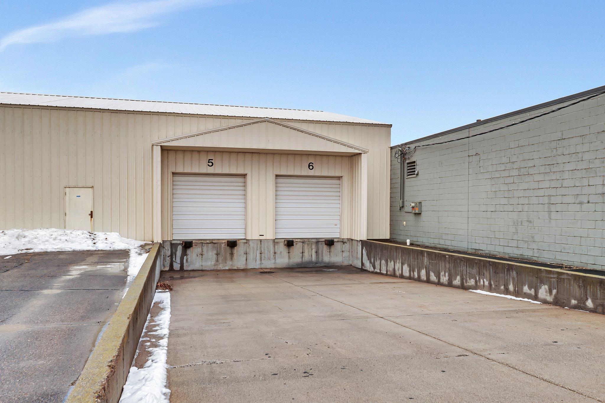 585 1st Street Property Photo 4