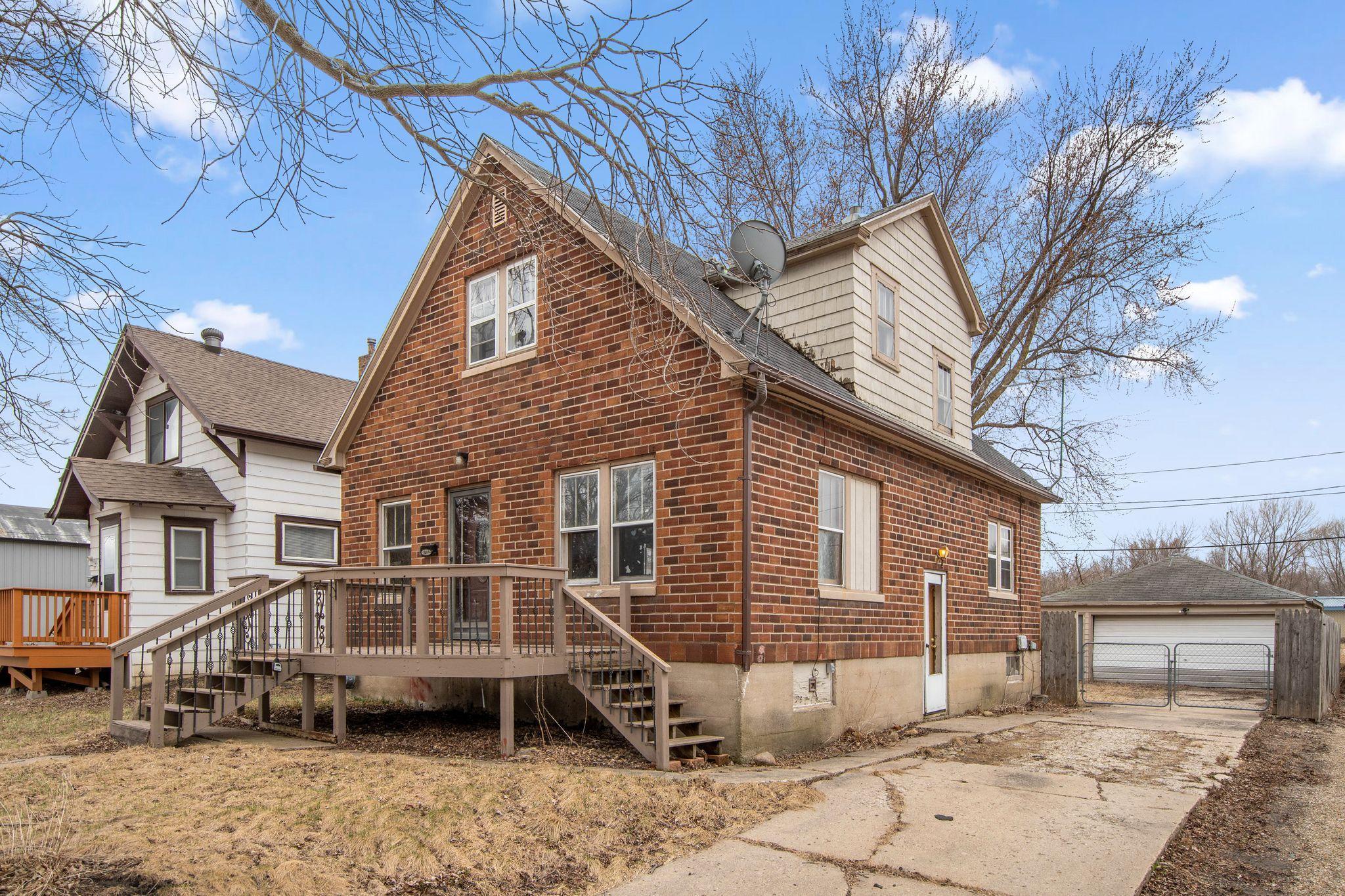 1204 S Newton Avenue Property Photo