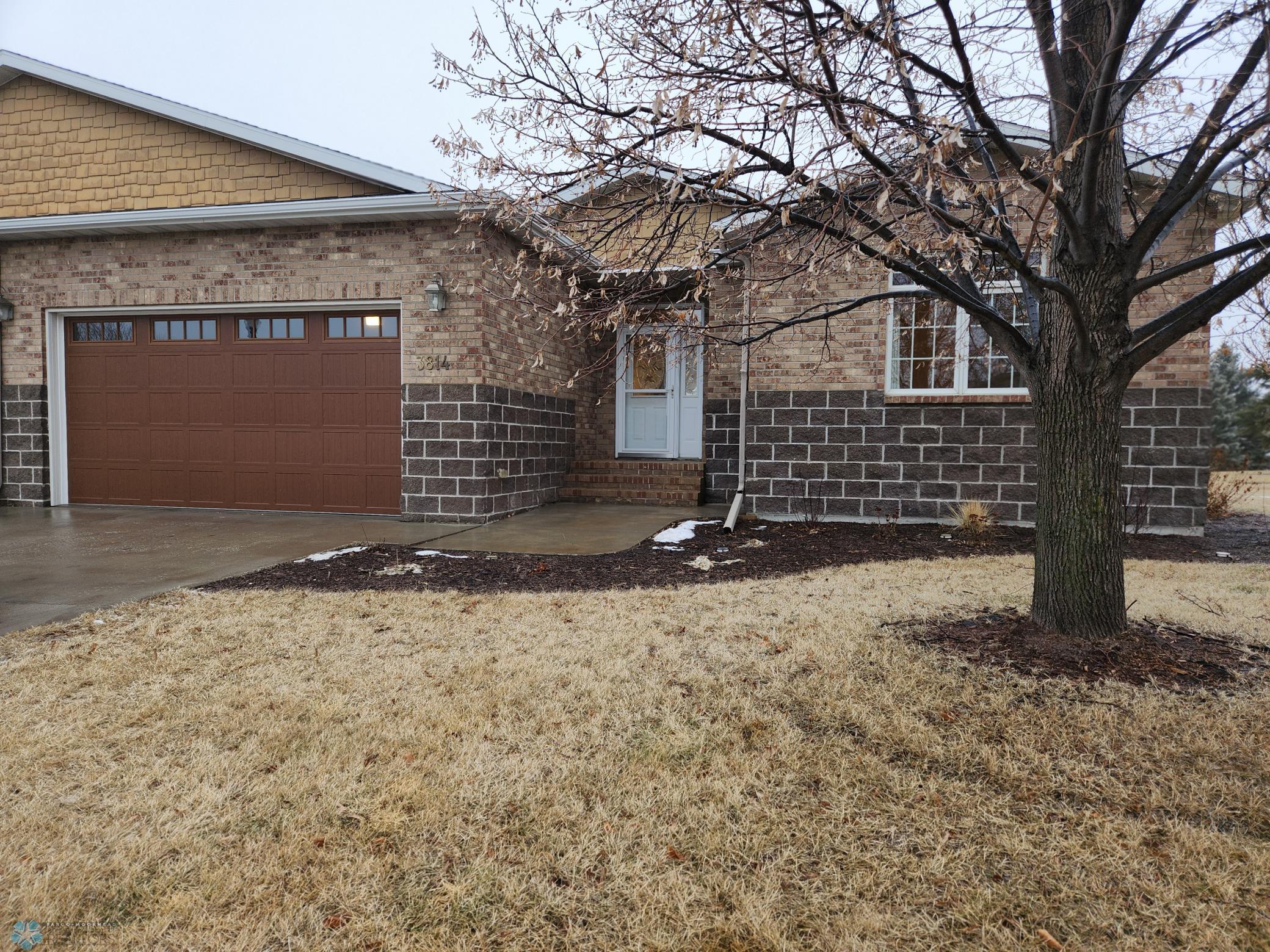 3814 S 41st Avenue Property Photo 1