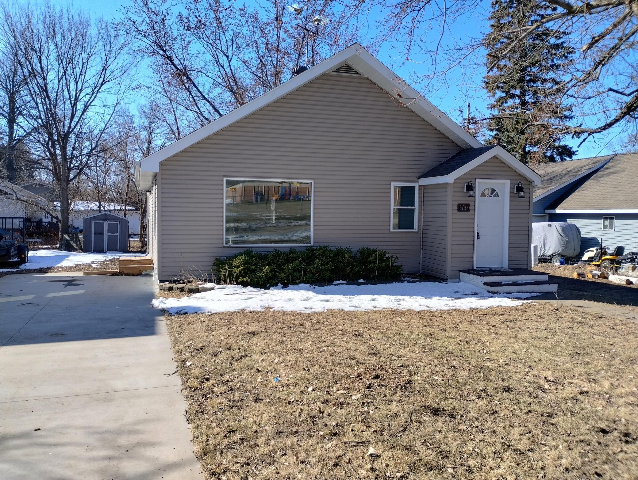515 2nd Street Property Photo 1