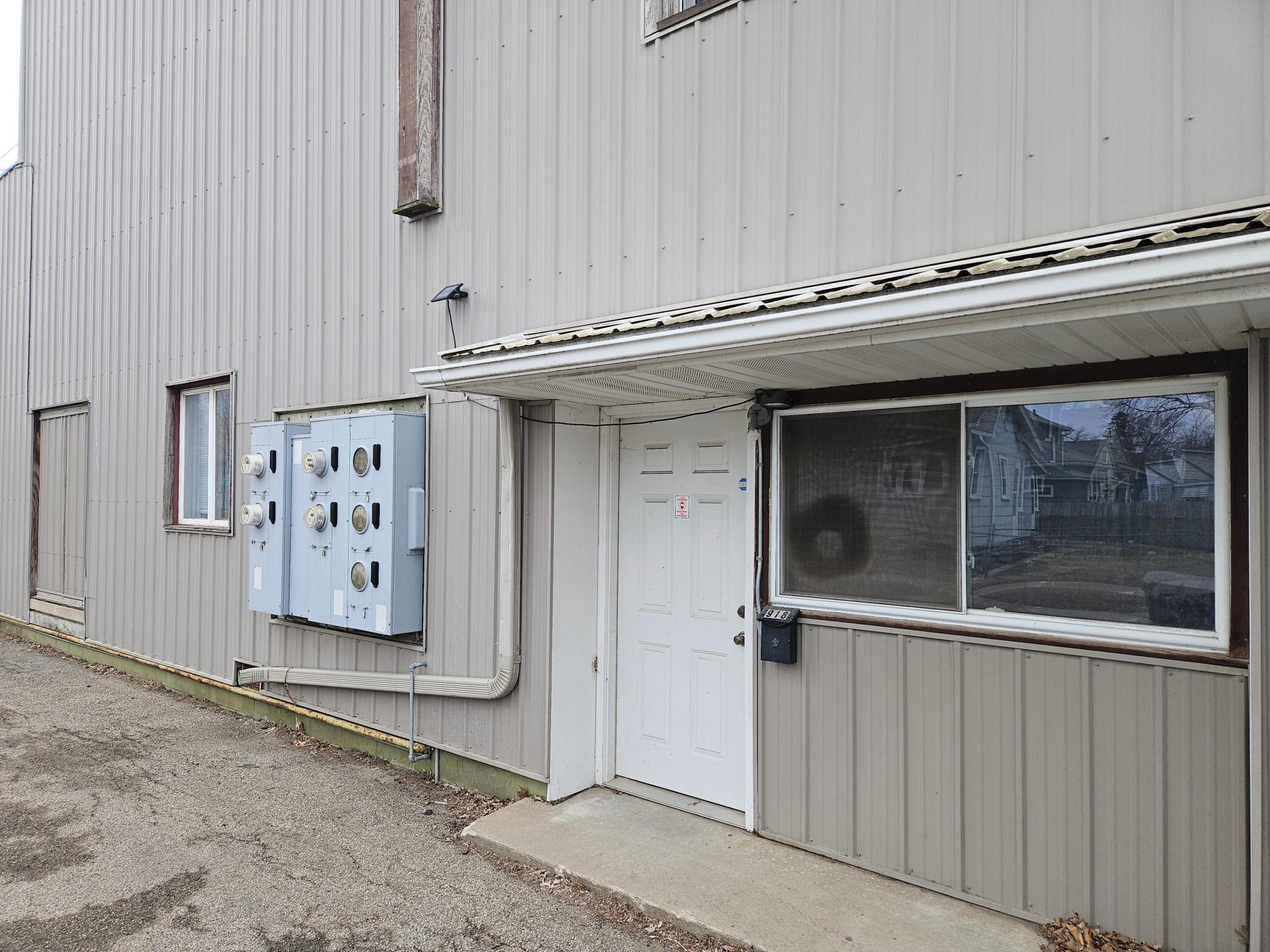 916 2nd Street Property Photo 2