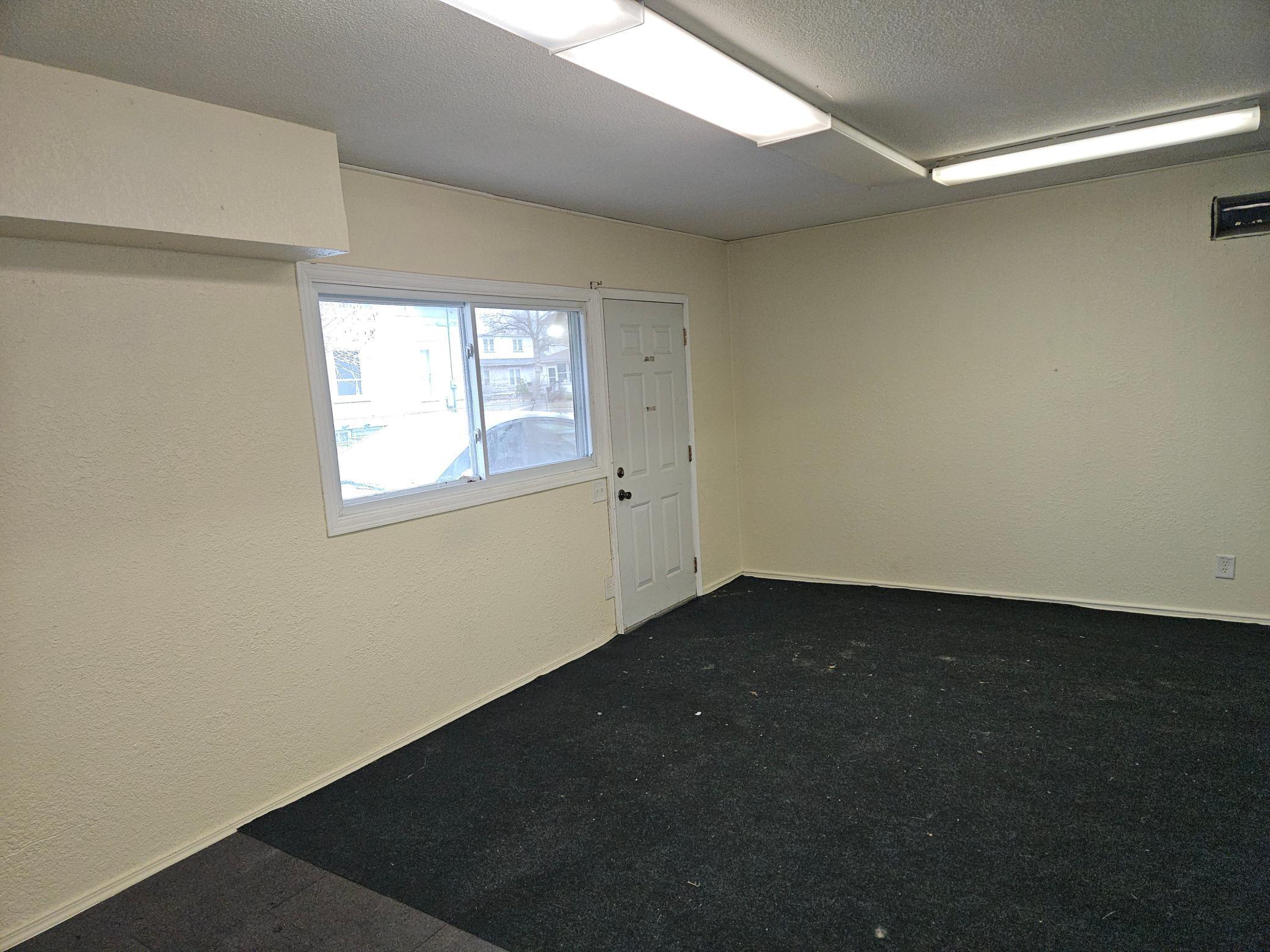 916 2nd Street Property Photo 4