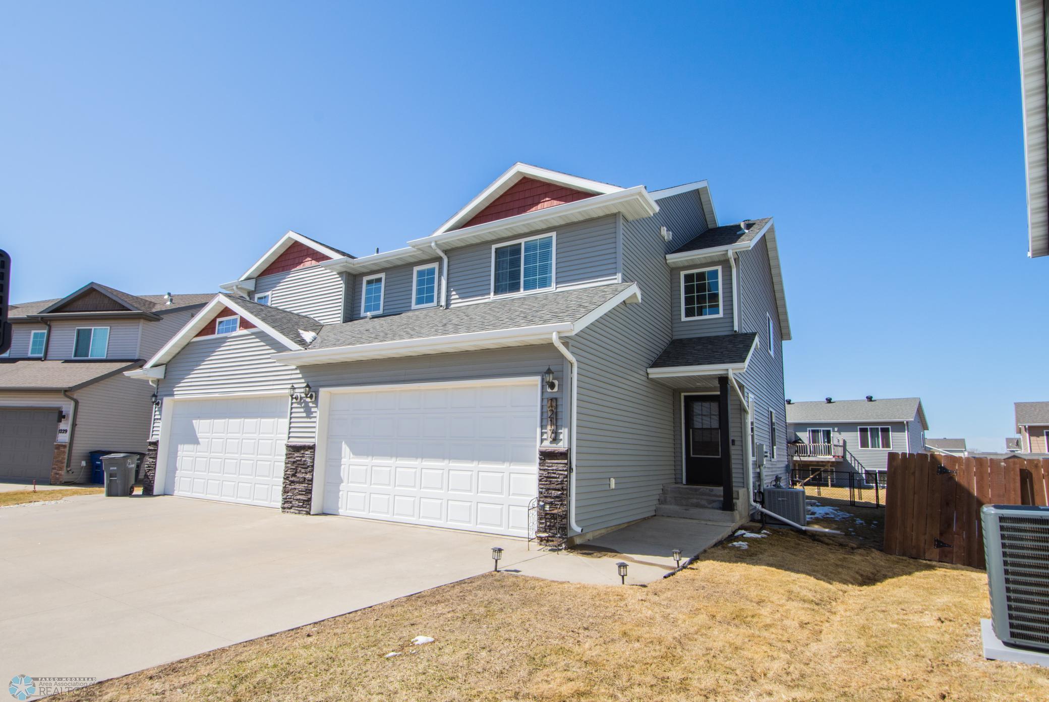 1217 39th Avenue Property Photo 1