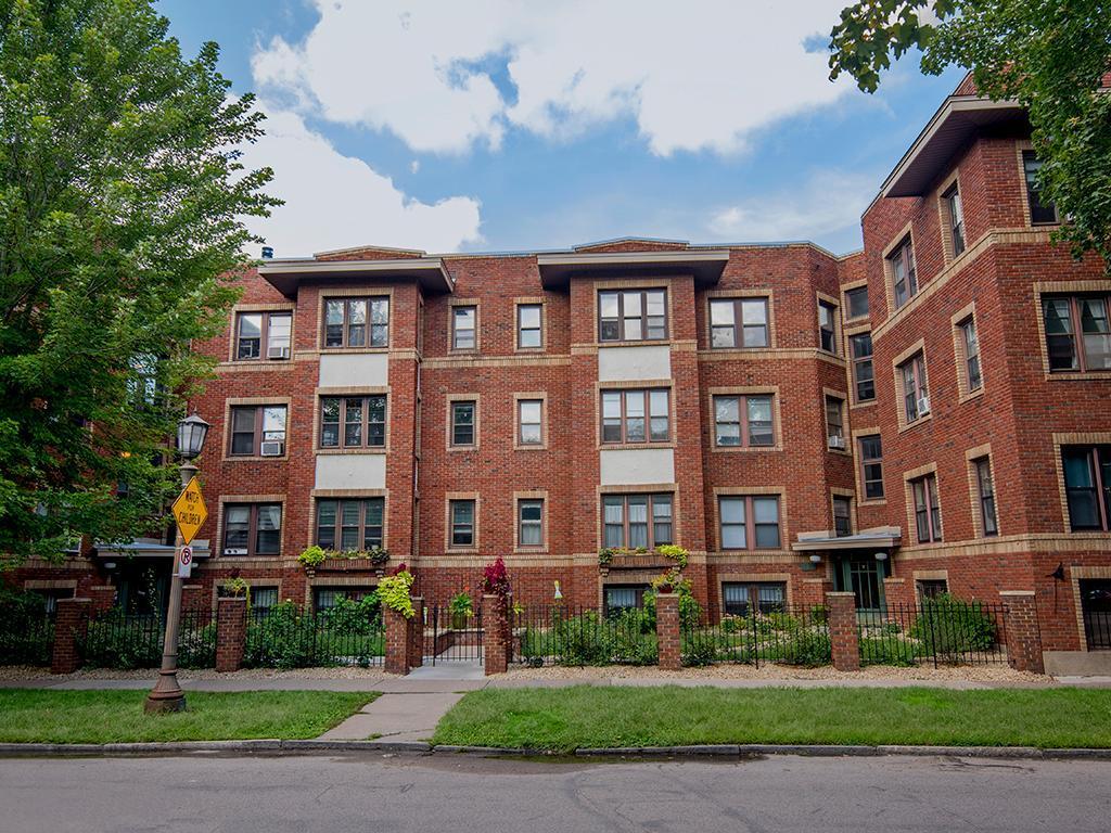 391 Laurel Avenue 102