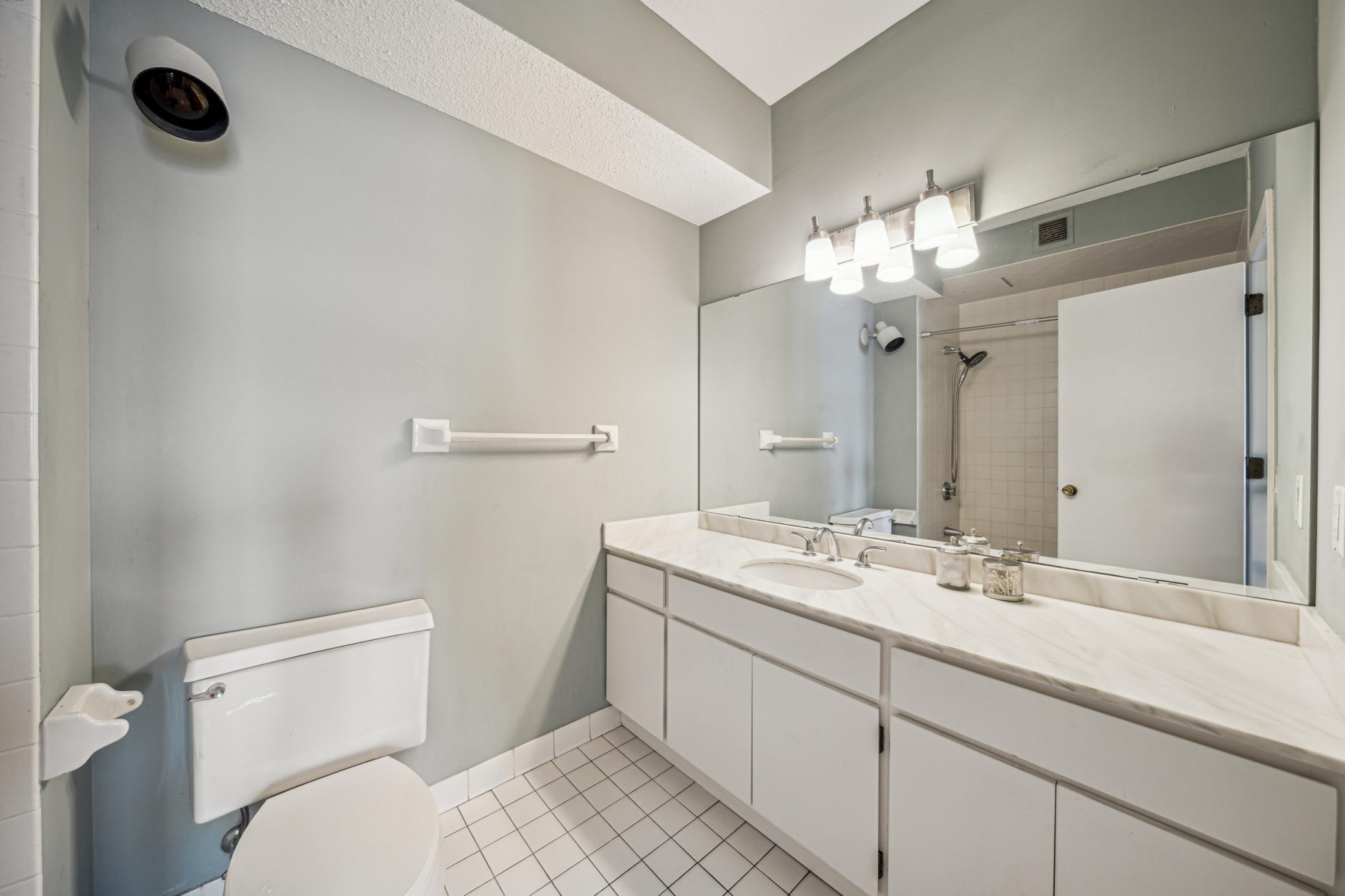 2950 Dean Parkway 2005 Property Photo 19