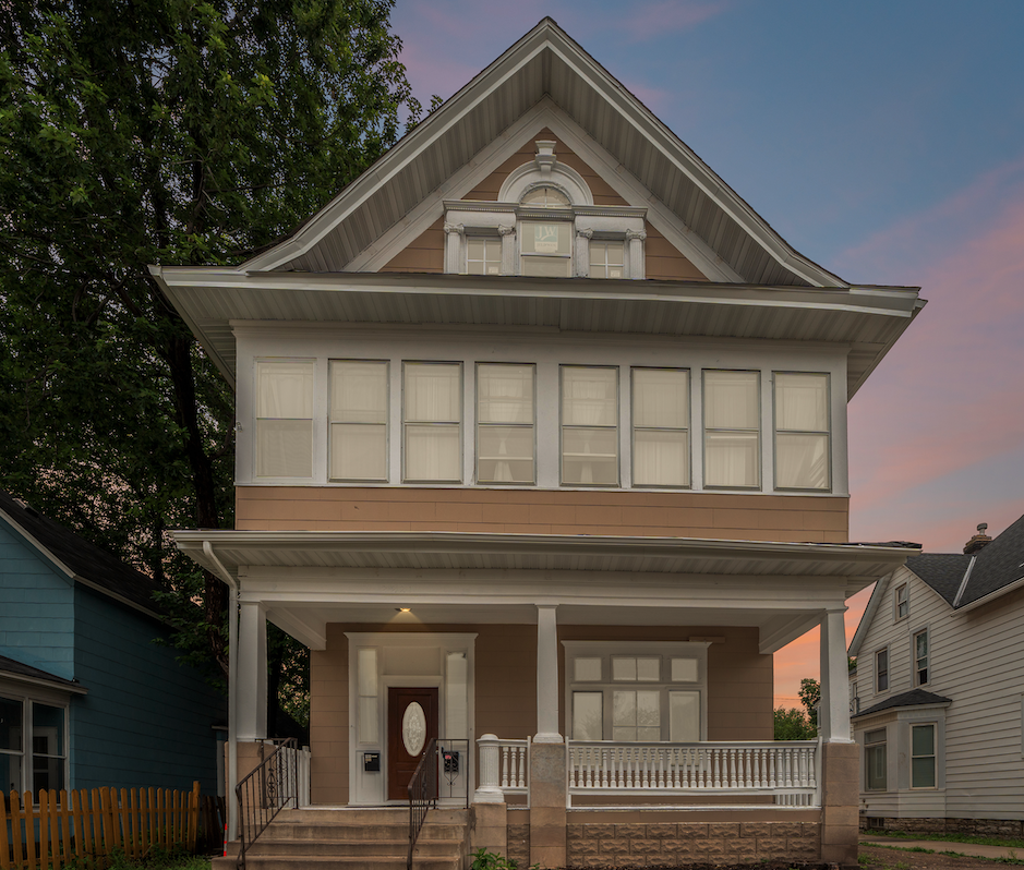 2221 Bloomington Avenue Property Photo