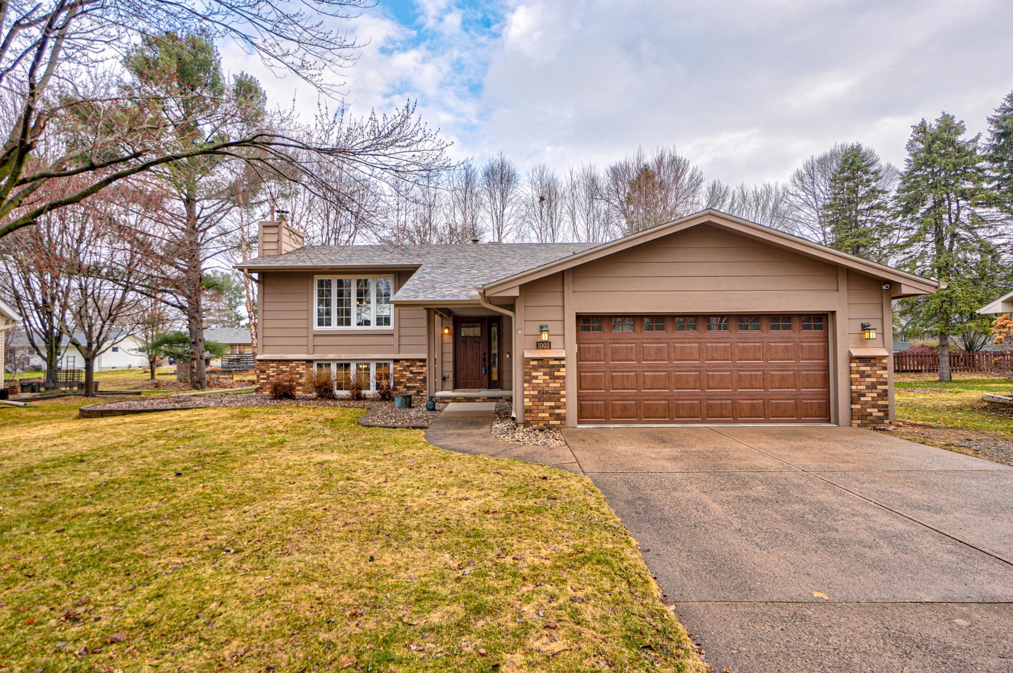 1003 Falcon Drive Property Photo 1