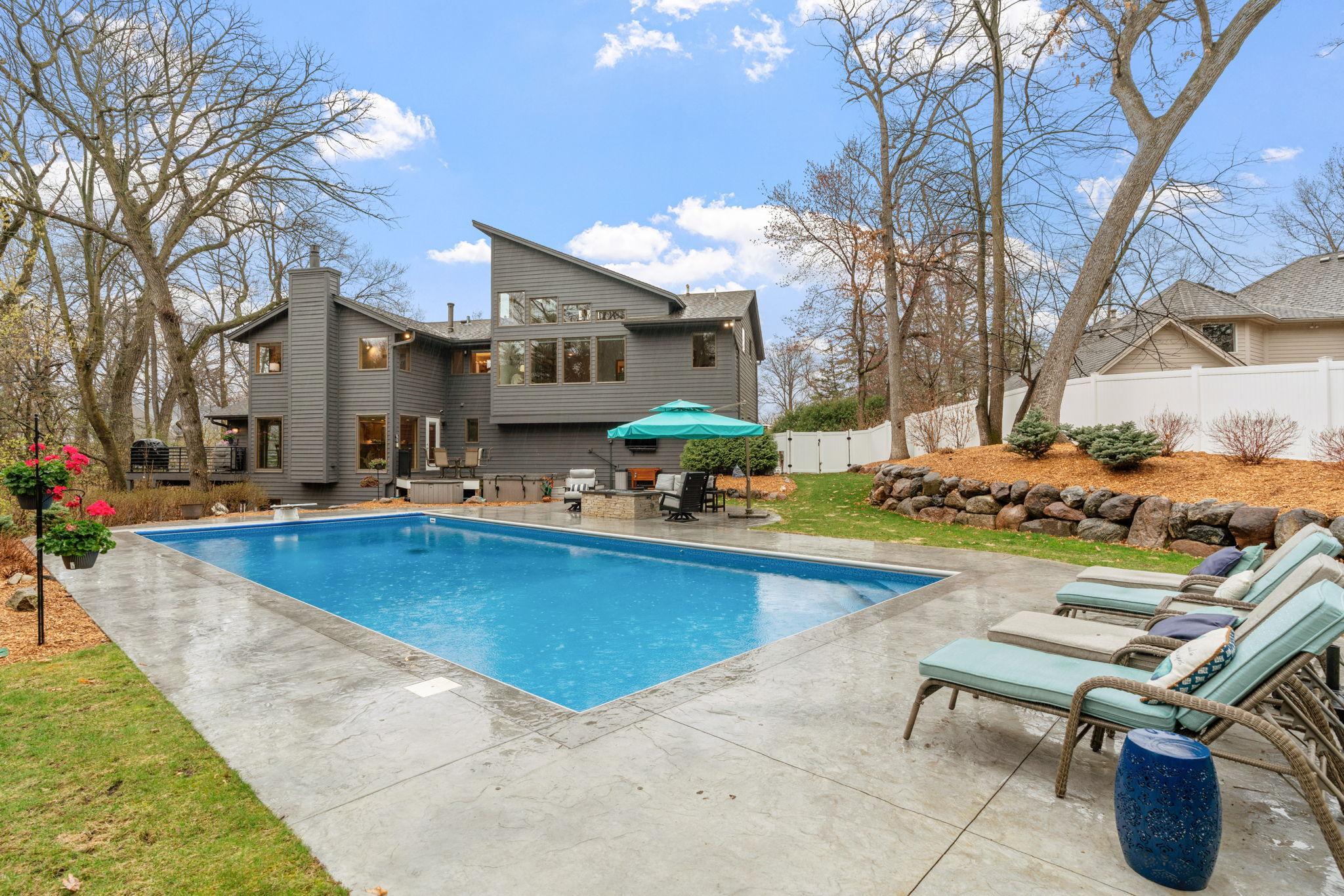 12015 Cambridge Court Property Photo 1