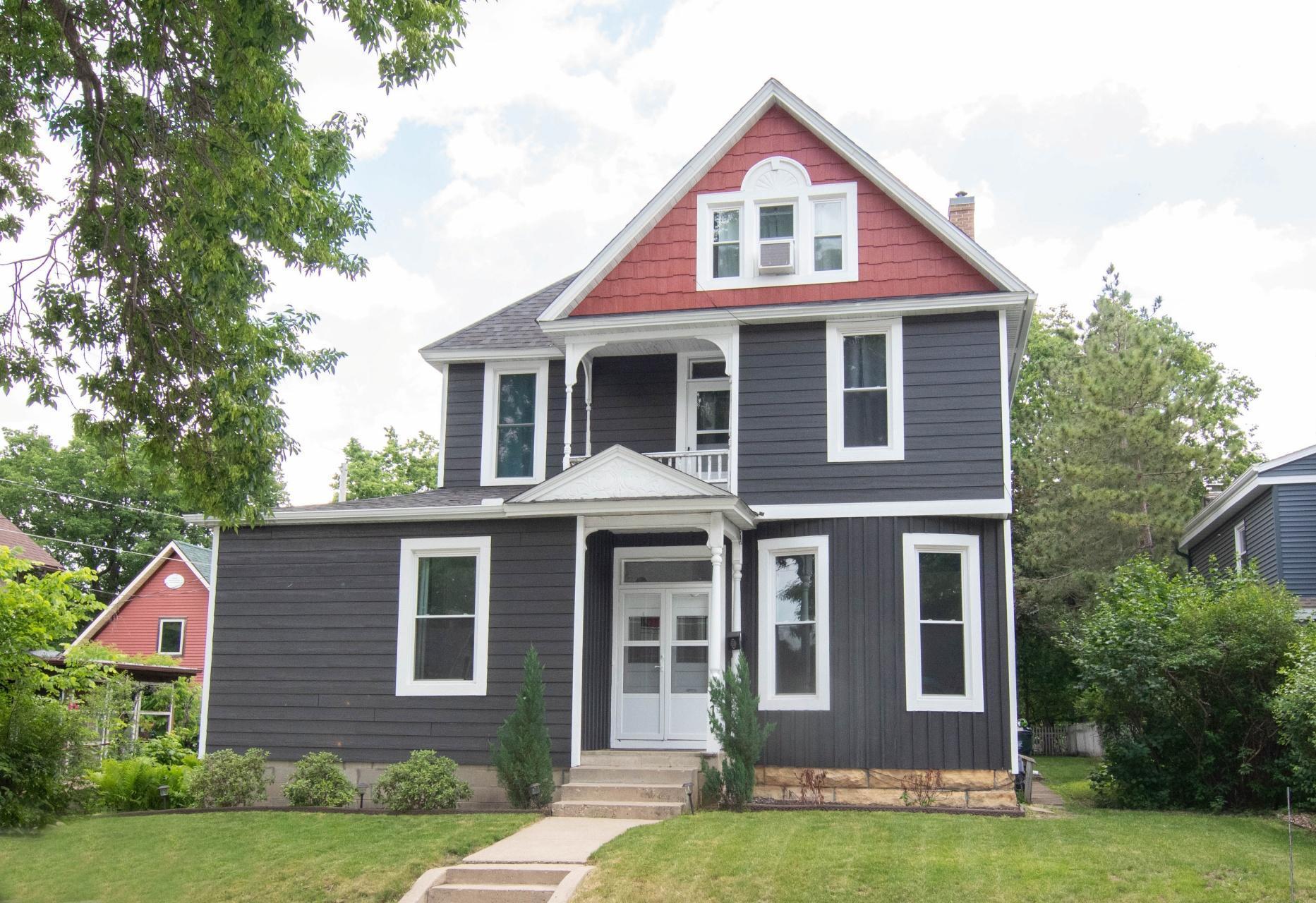 217 Center Street Property Photo 1
