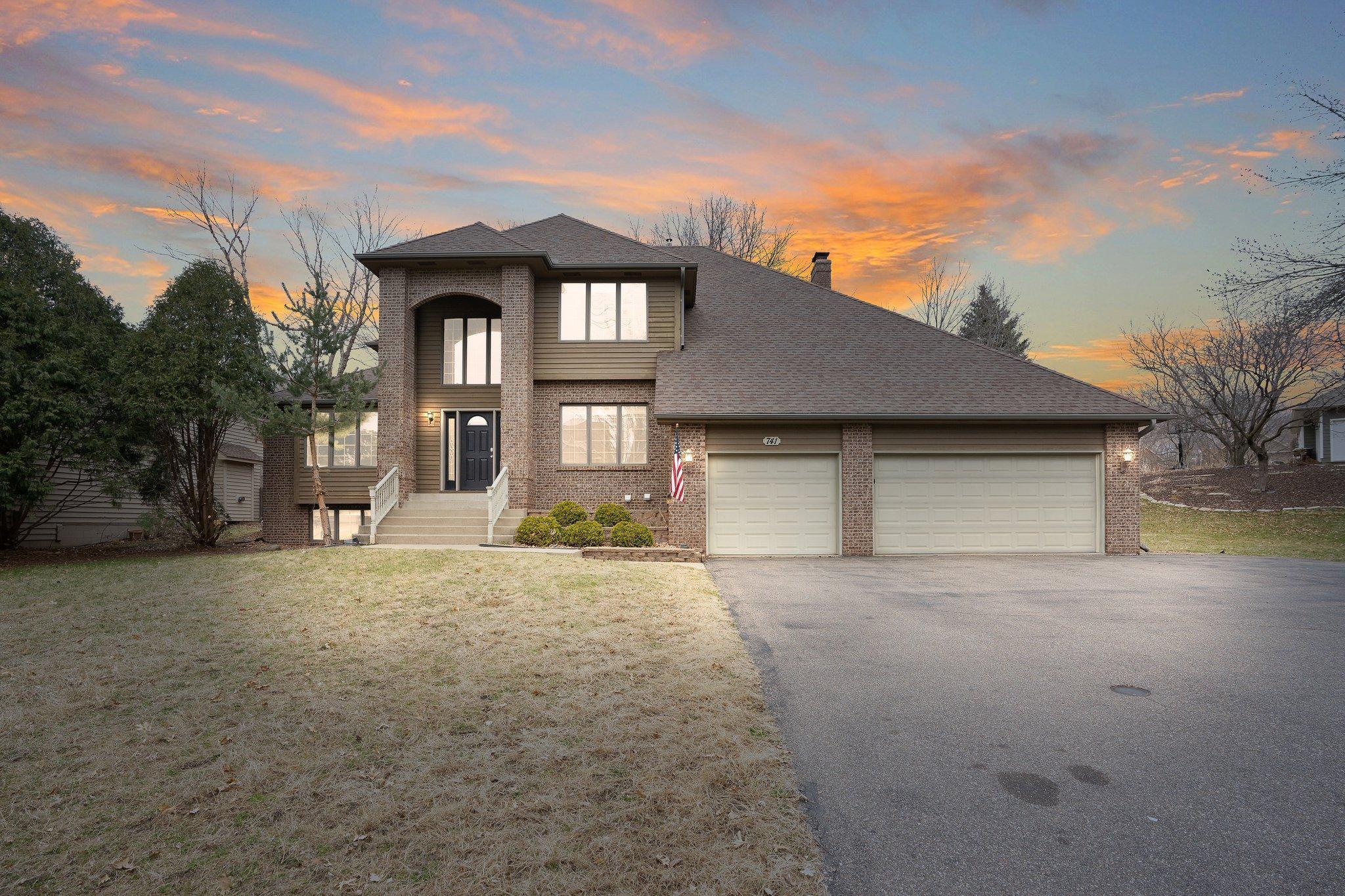 741 Bridle Ridge Road Property Photo 1