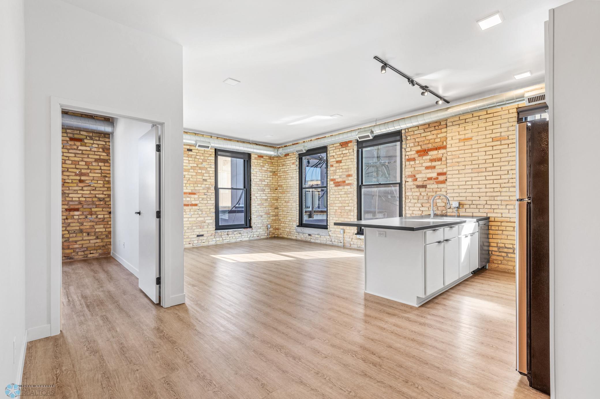117 Broadway N 308 Property Photo 2