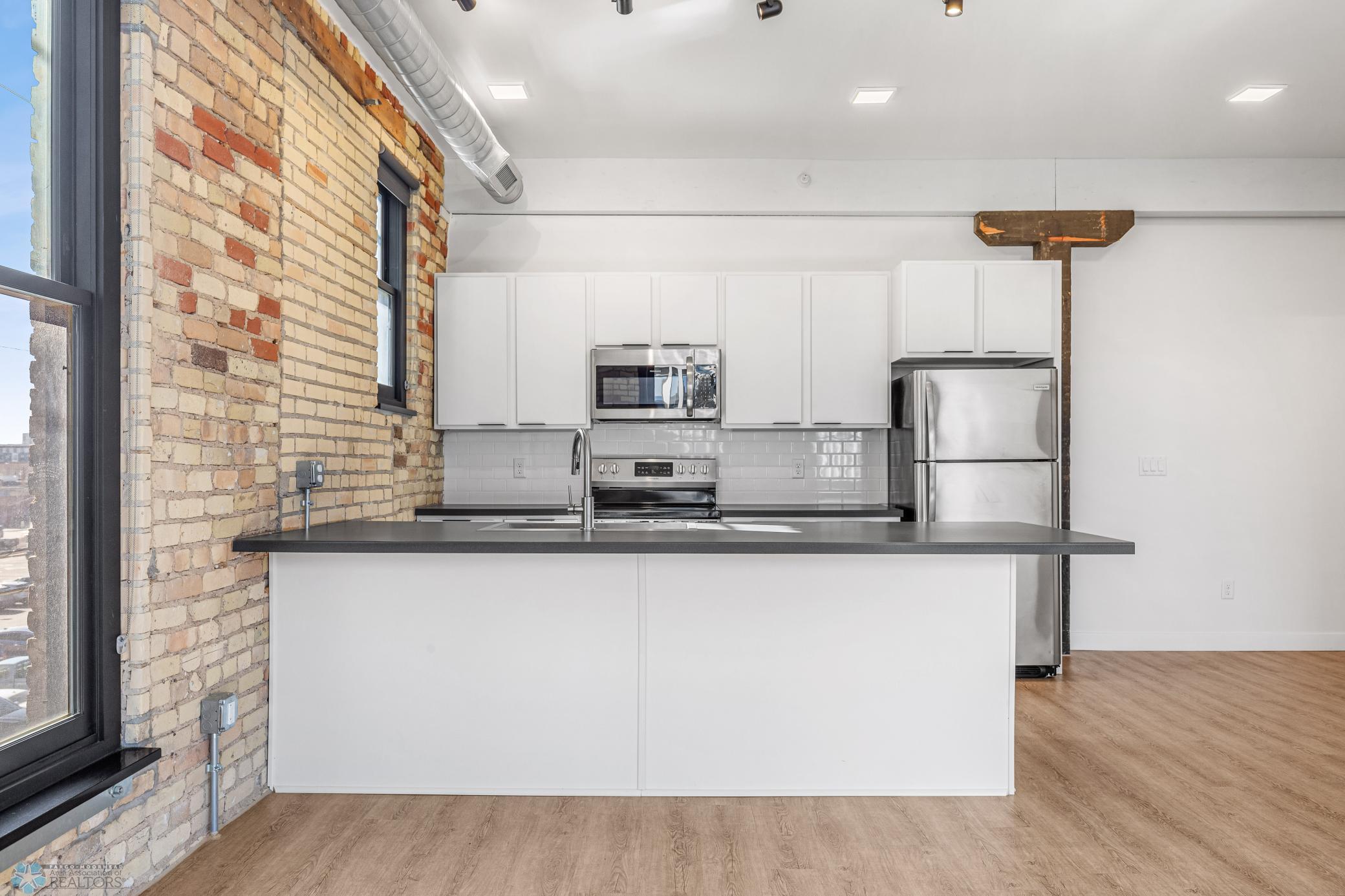117 Broadway N 308 Property Photo 7