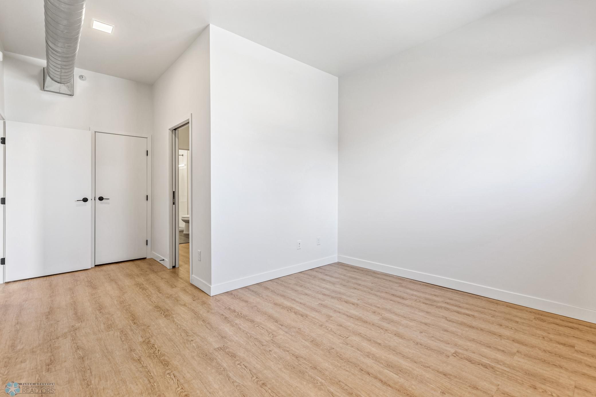 117 Broadway N 308 Property Photo 16