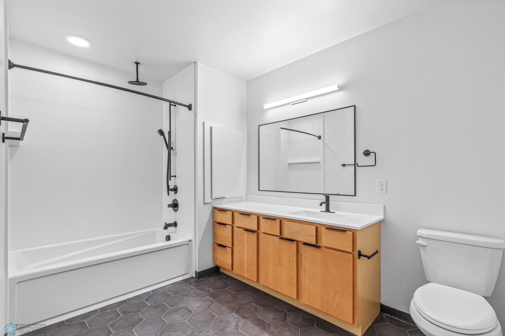117 Broadway N 308 Property Photo 24