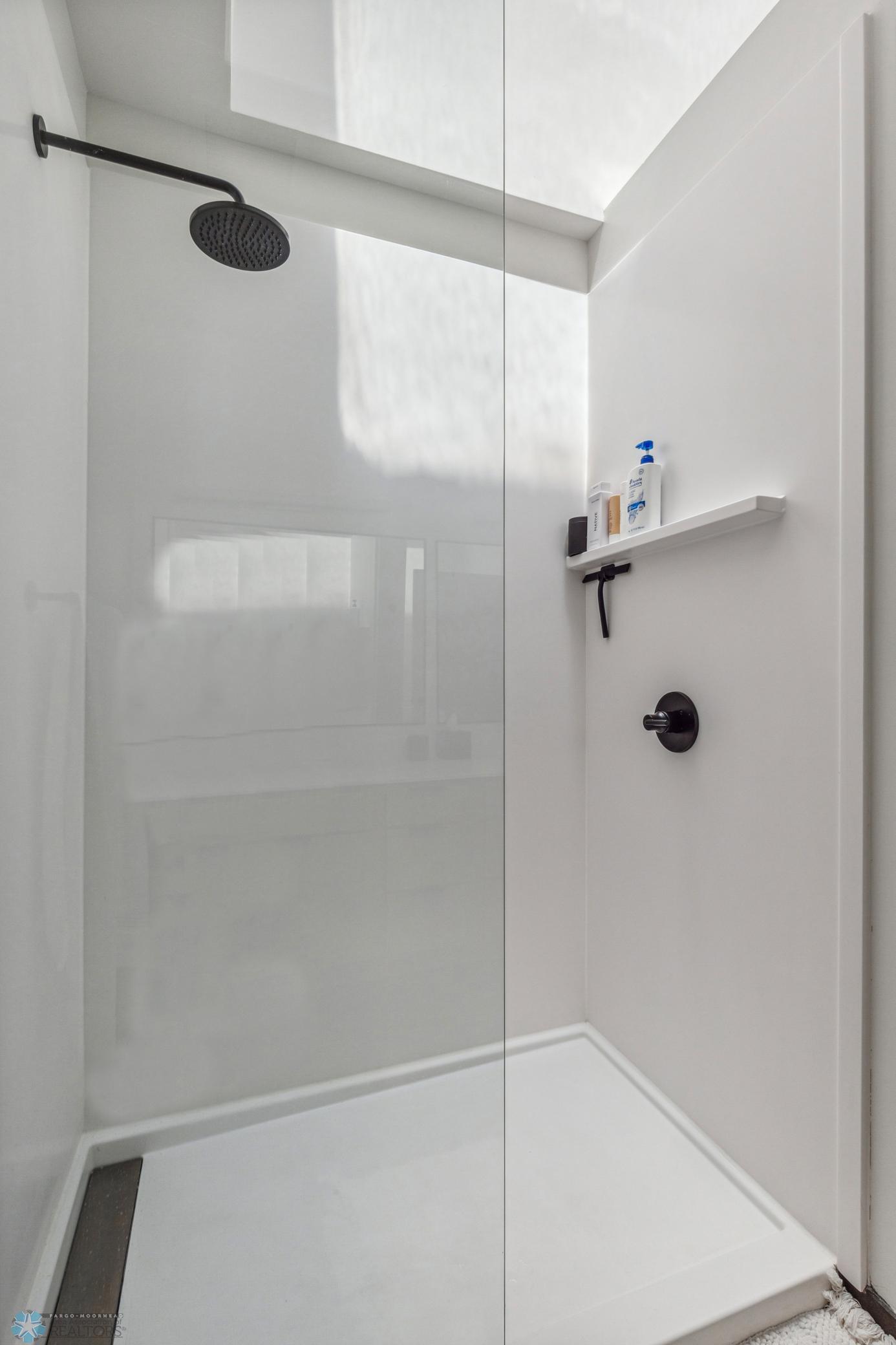 117 Broadway N 303 Property Photo 19