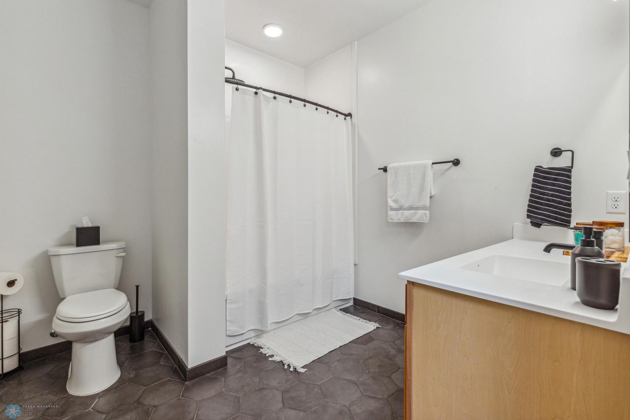 117 Broadway N 303 Property Photo 22